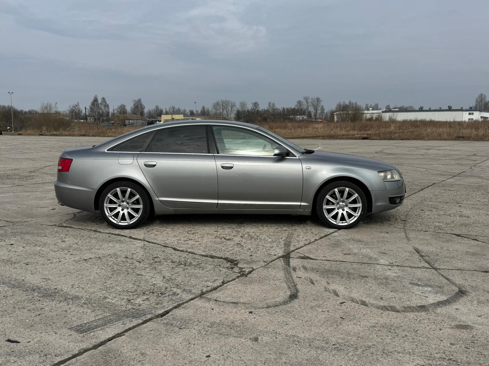 AUDI A6 QUATTRO