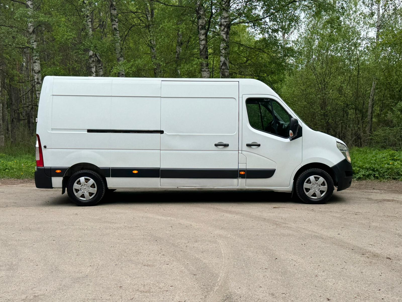 NISSAN NV400 KRAVAS BUSS
