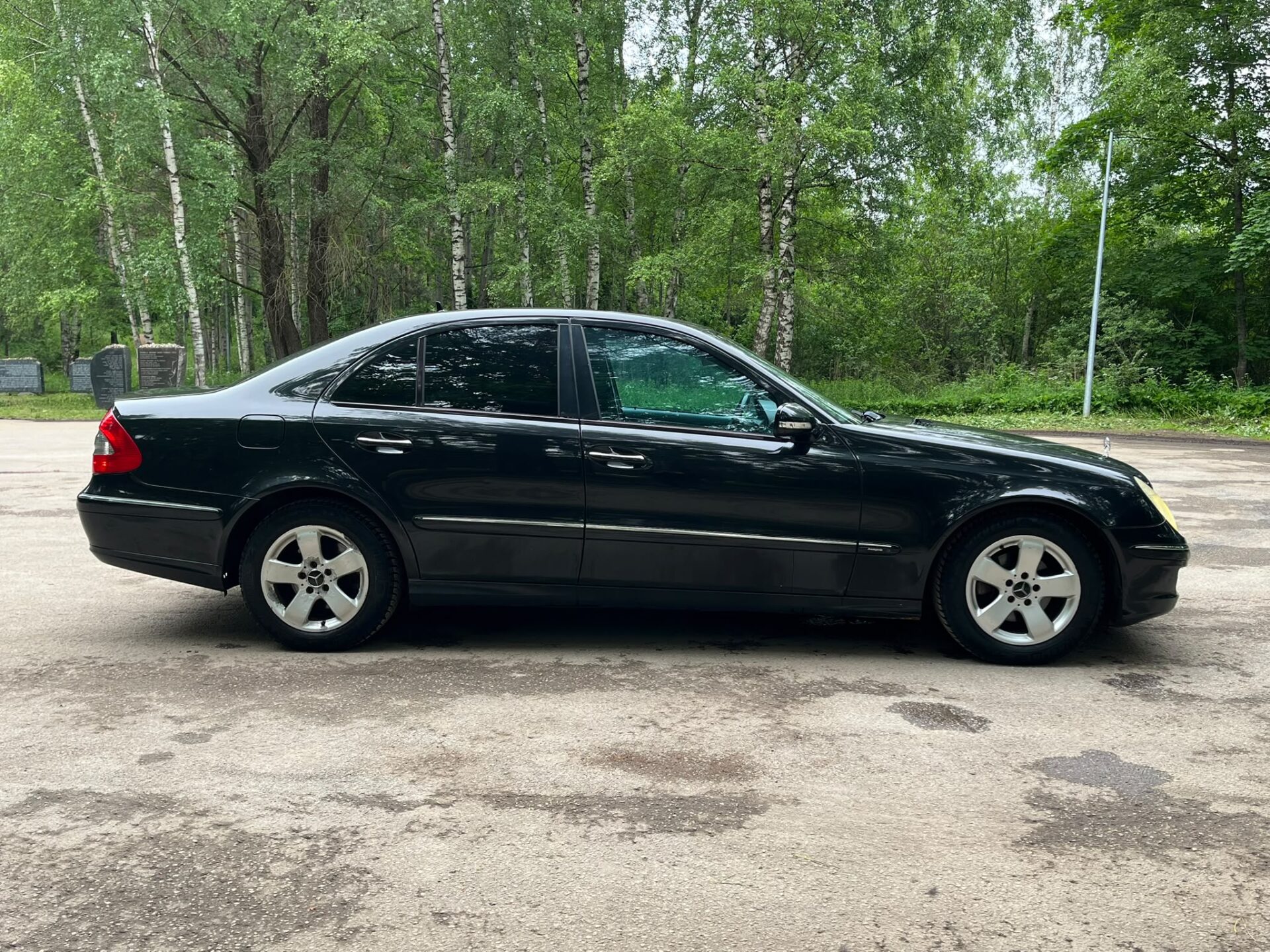MERCEDES BENZ E220 AVANTGARDE