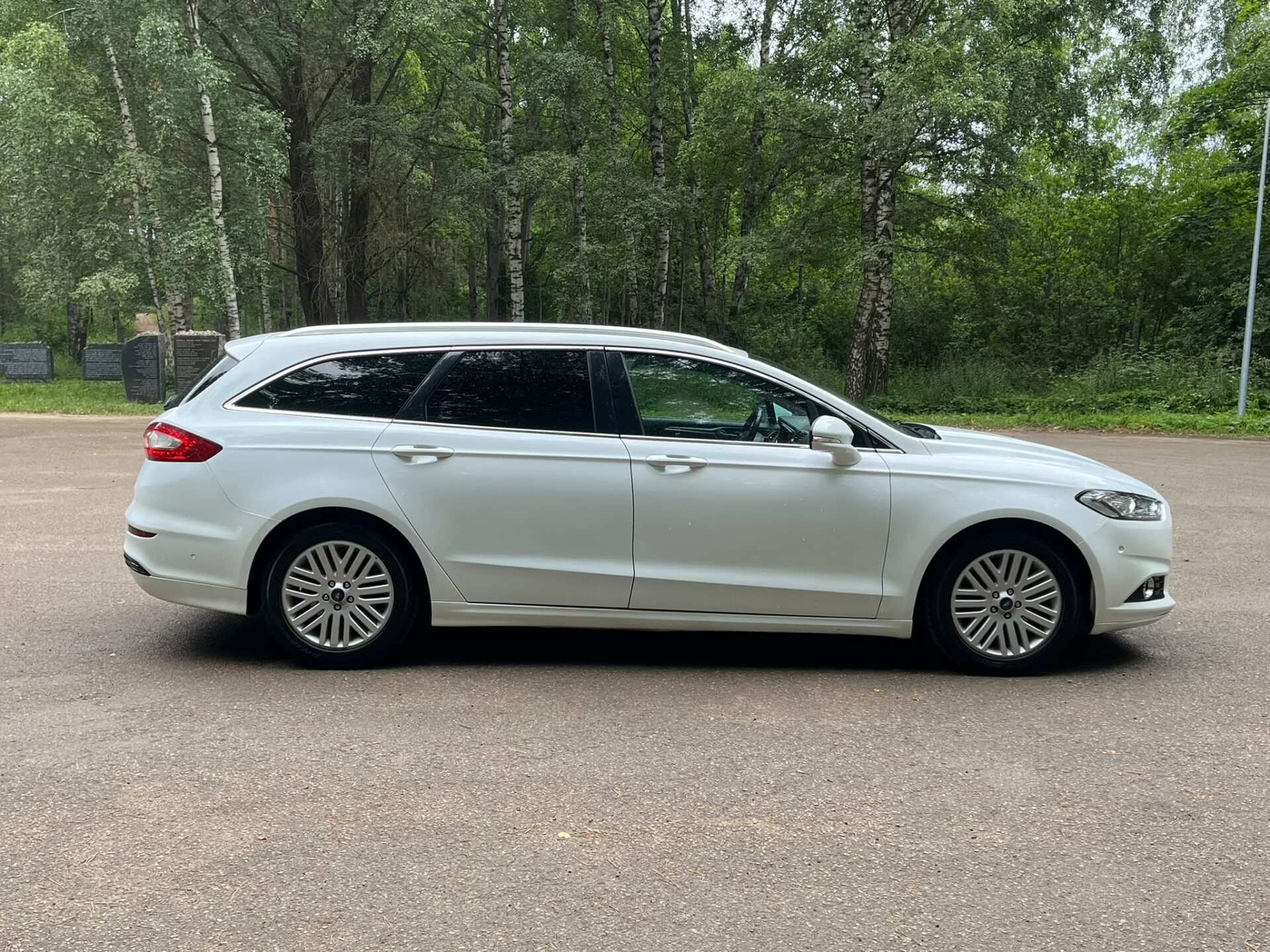 FORD MONDEO