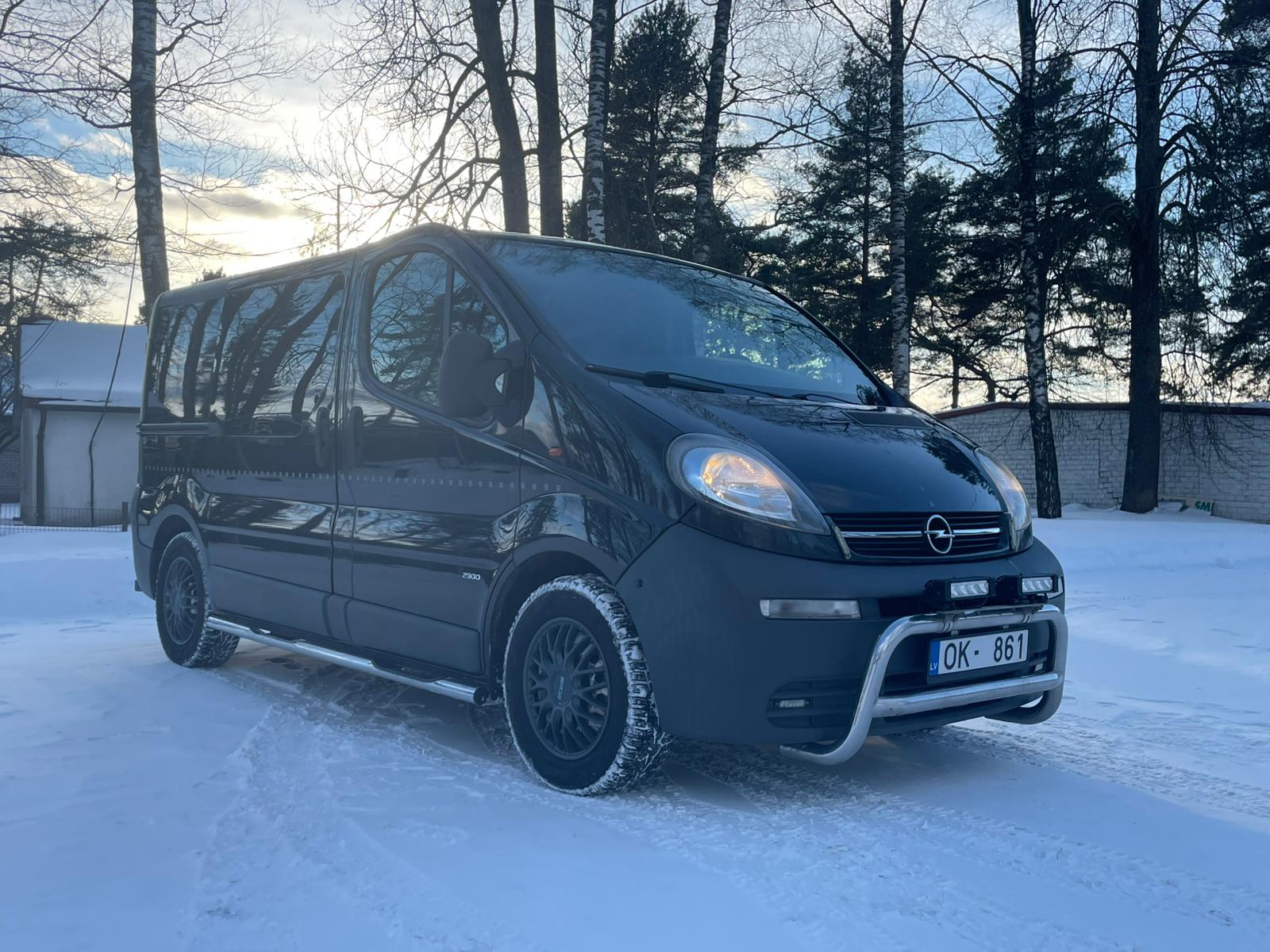 OPEL VIVARO KRAVAS BUSS