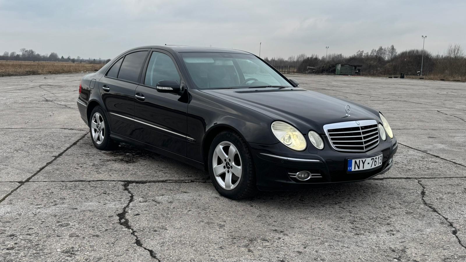 MERCEDES BENZ E220 AVANTGARDE