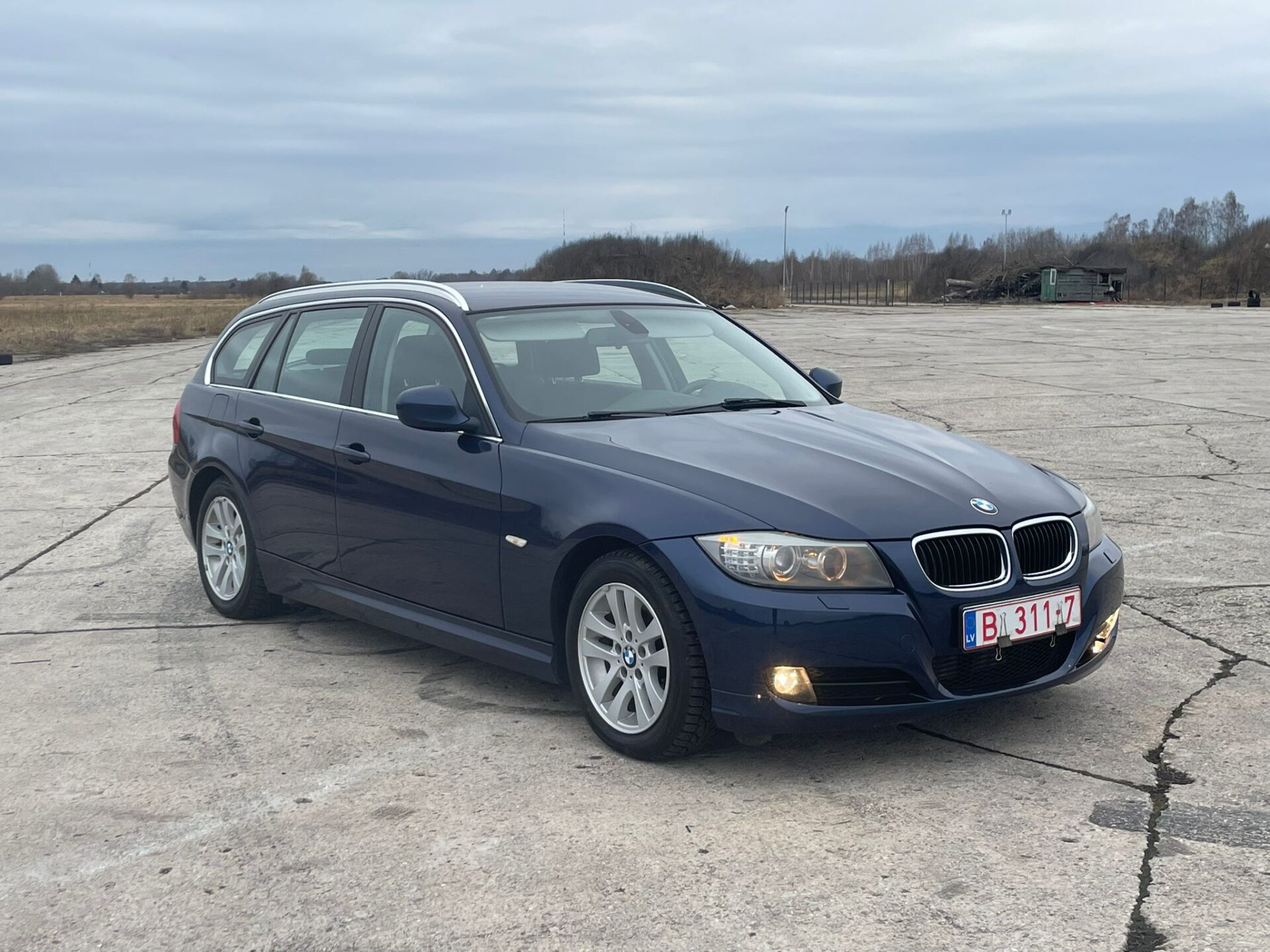 BMW 318 (E91)