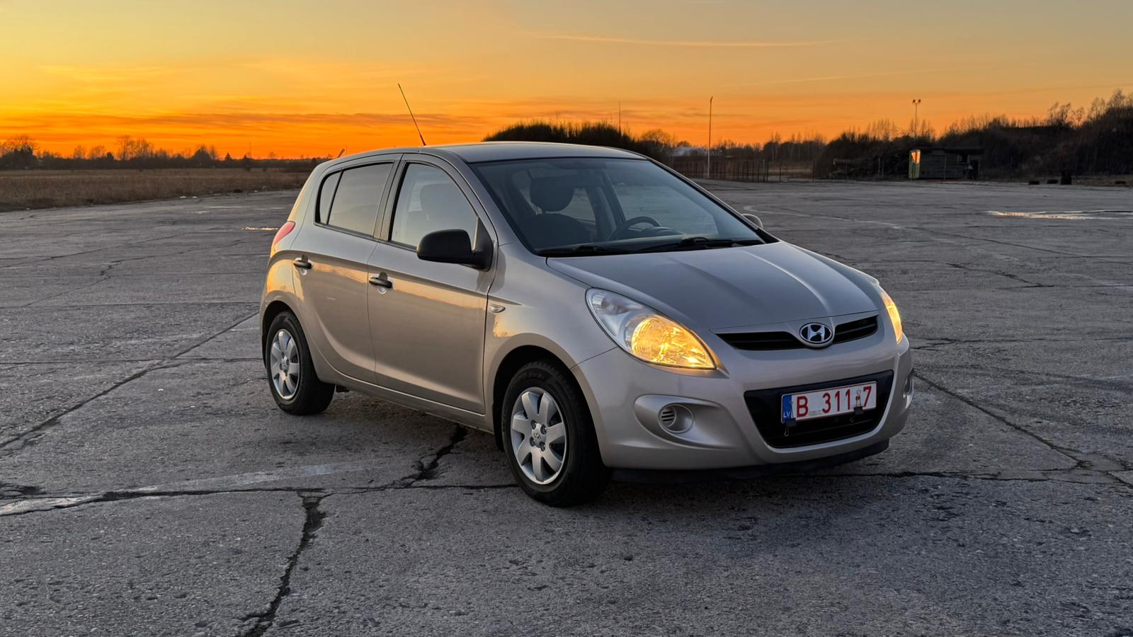 HYUNDAI I20