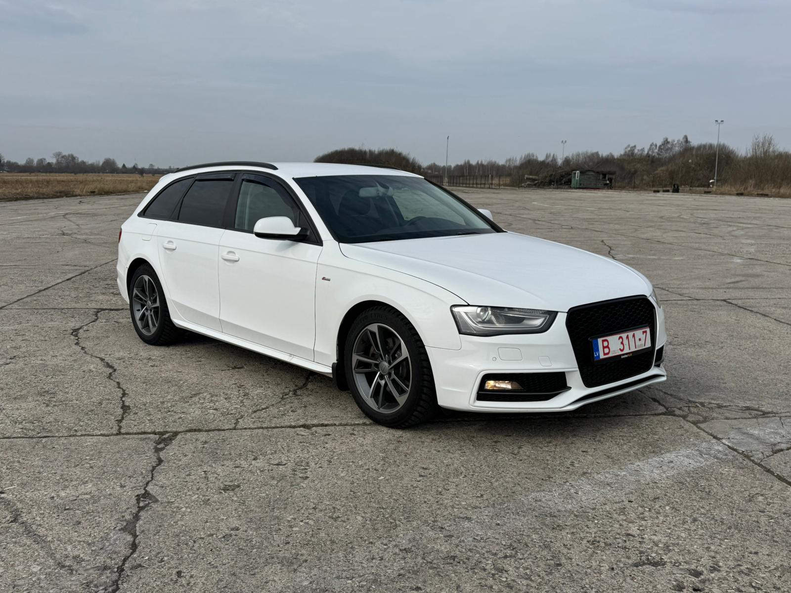 AUDI A4 S-LINE