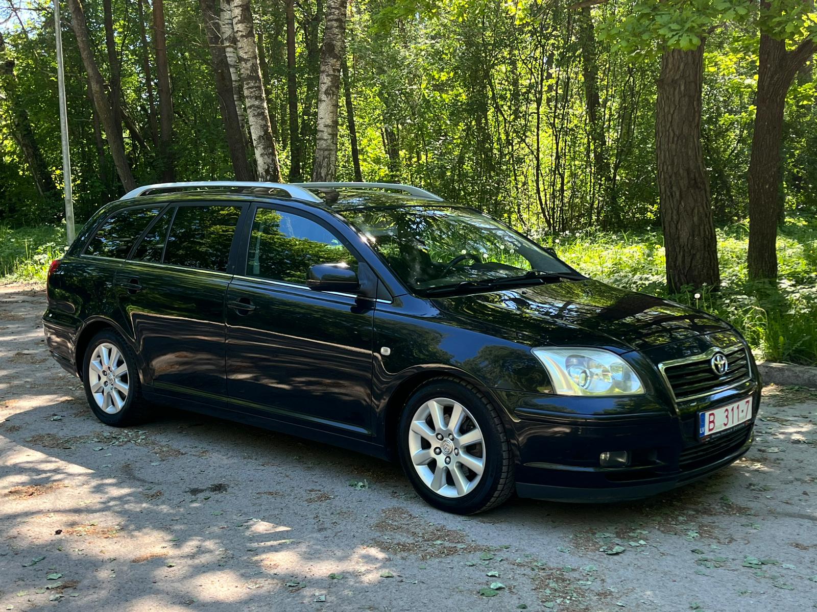 TOYOTA AVENSIS