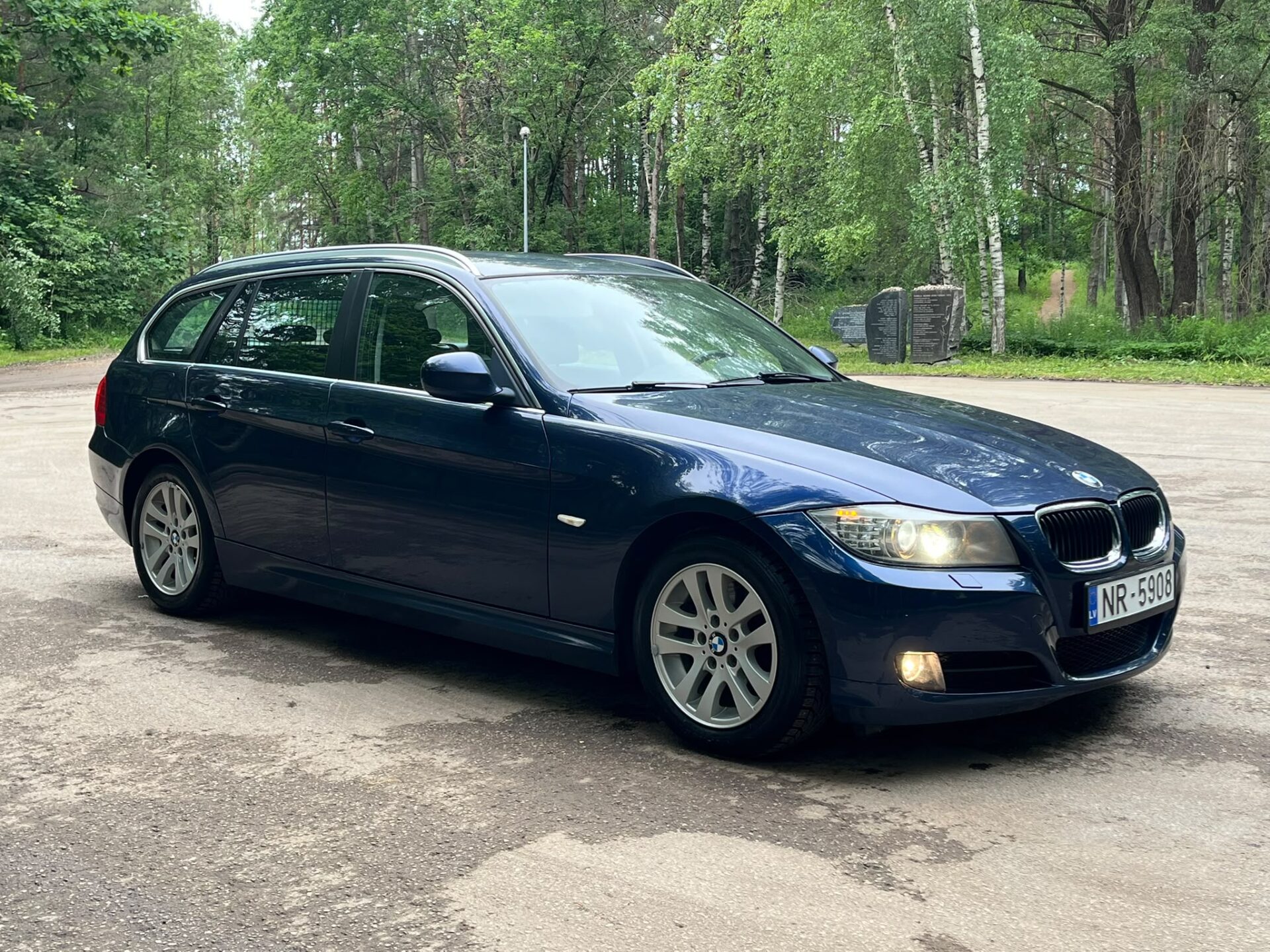 BMW 318 (E91)