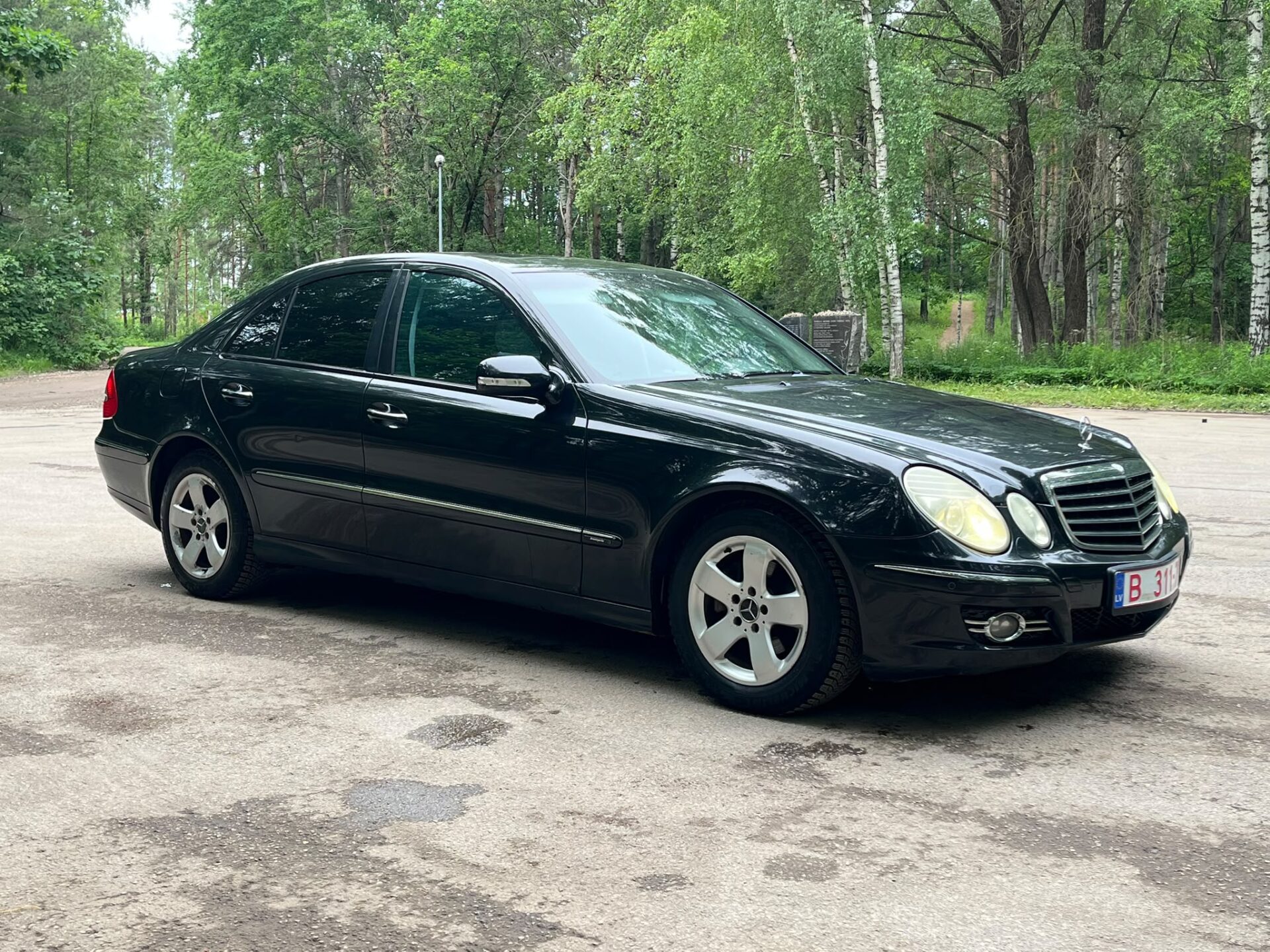 MERCEDES BENZ E220 AVANTGARDE