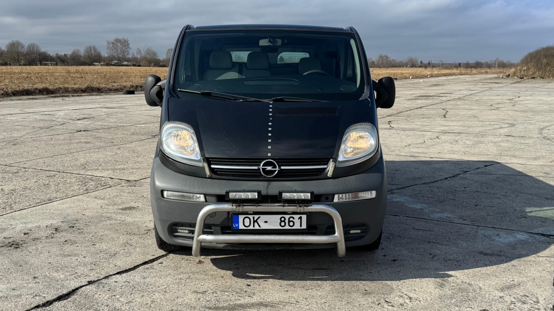 OPEL VIVARO KRAVAS BUSS