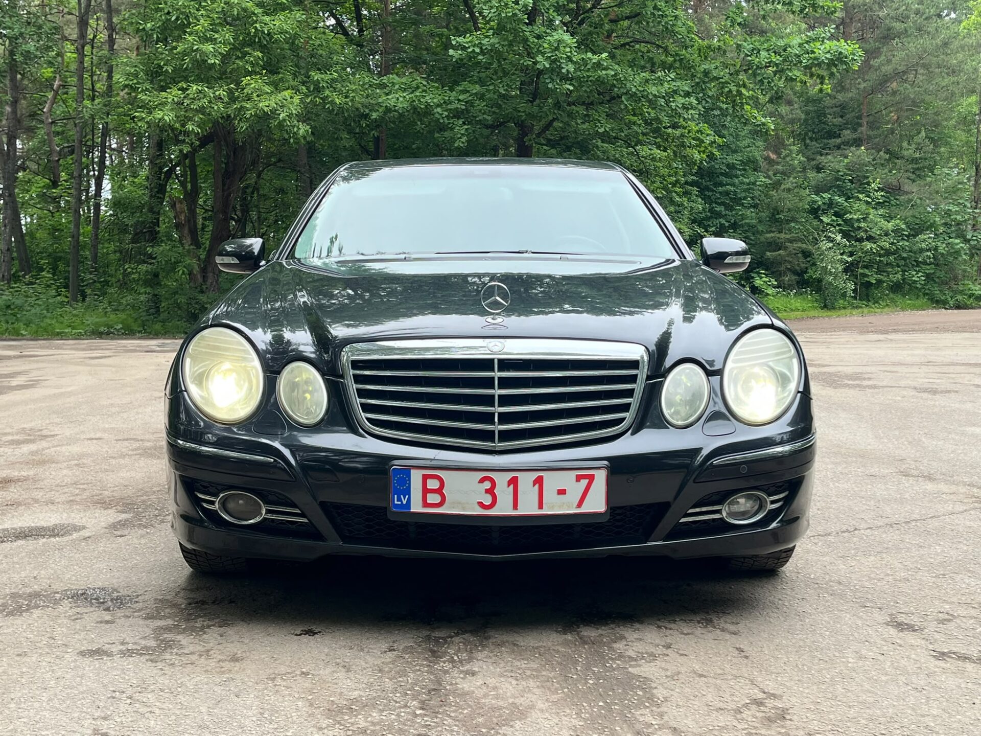 MERCEDES BENZ E220 AVANTGARDE