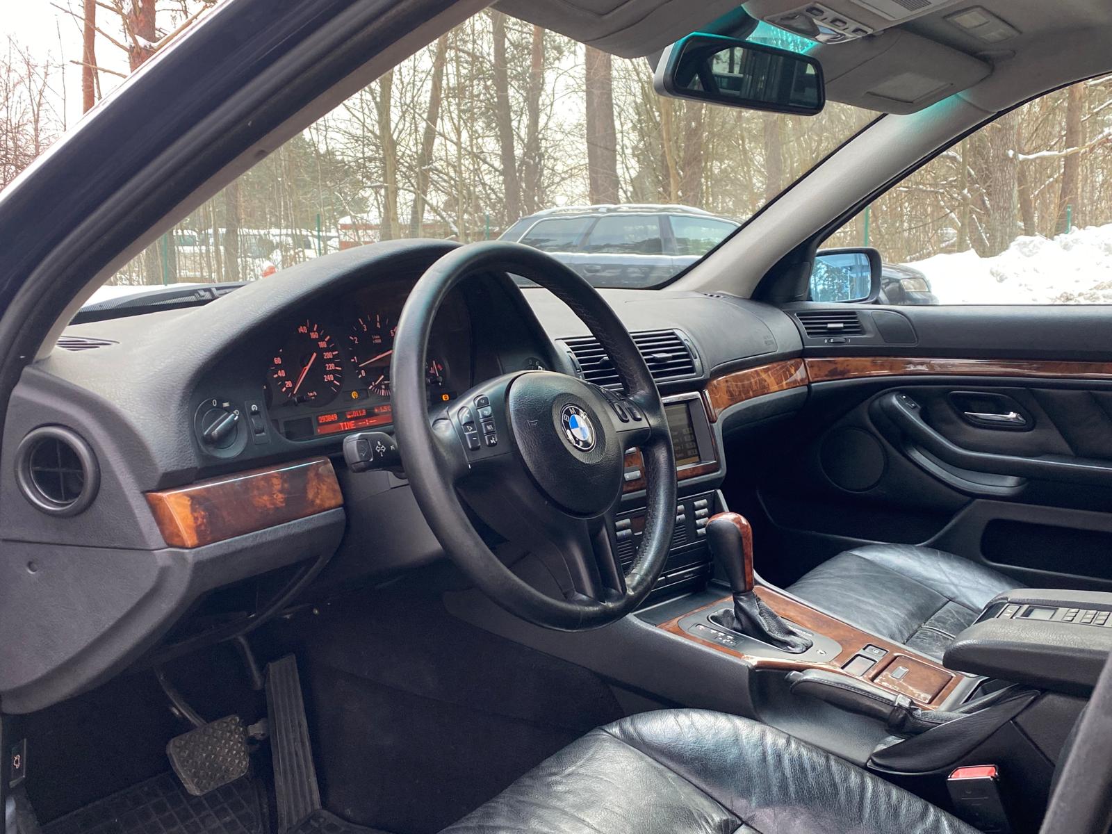 BMW 528 (E39) M-PACK