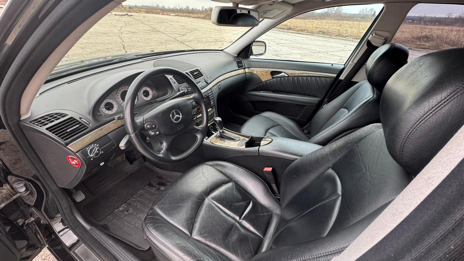 MERCEDES BENZ E220 AVANTGARDE