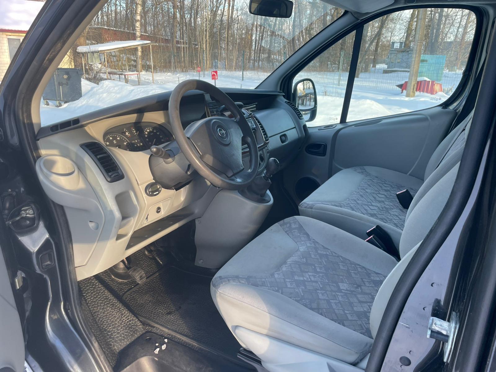 OPEL VIVARO KRAVAS BUSS