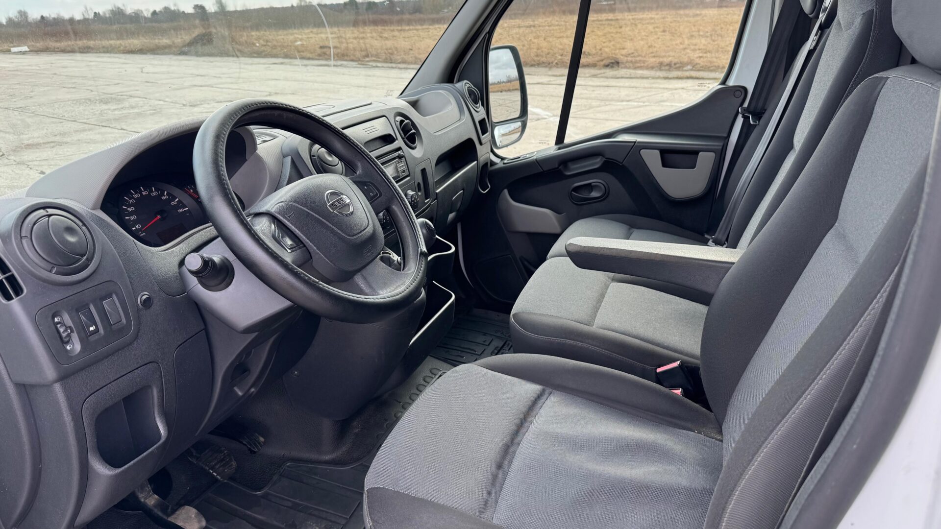 NISSAN NV400 KRAVAS BUSS