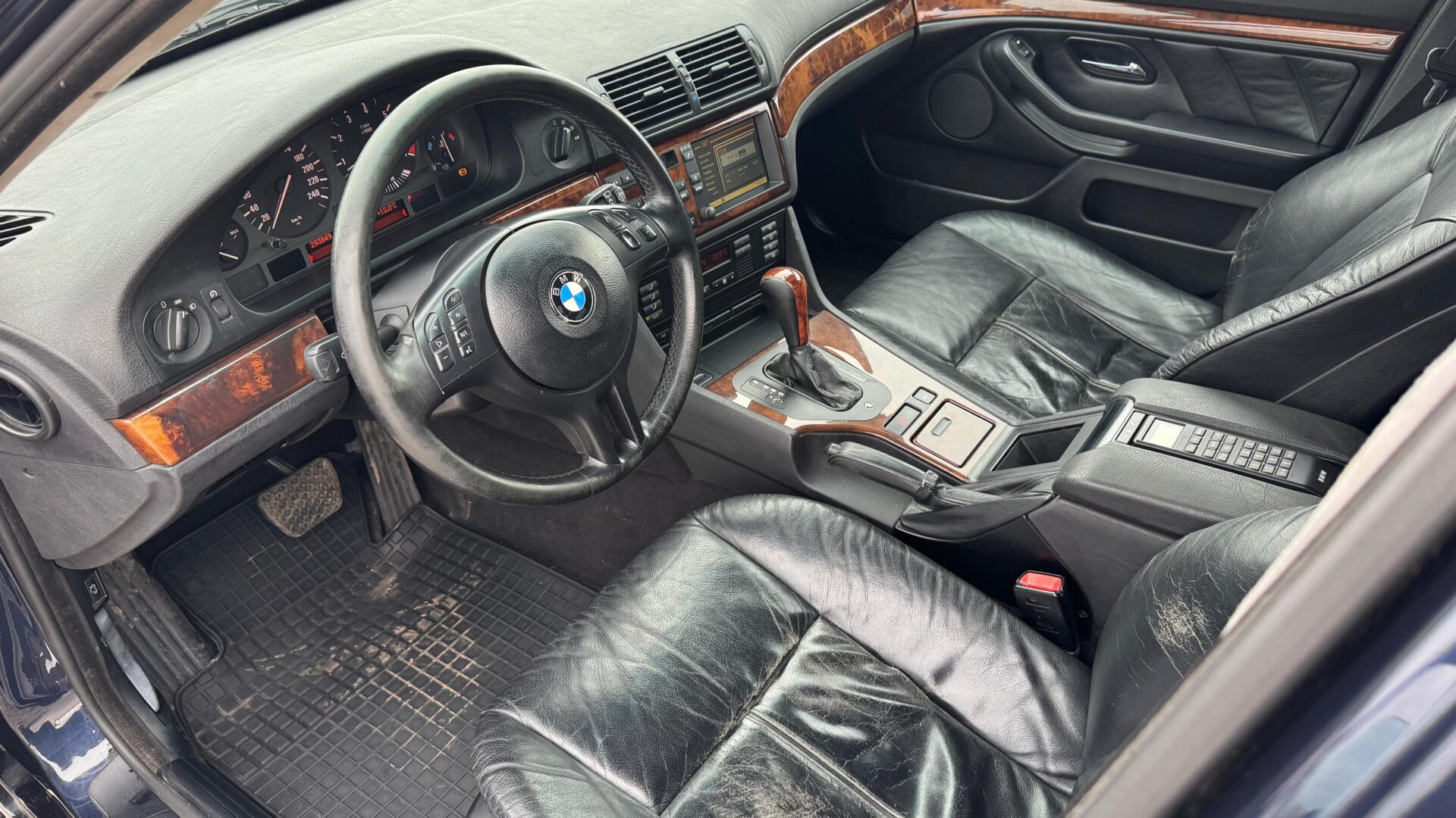 BMW 528 (E39) M-PACK