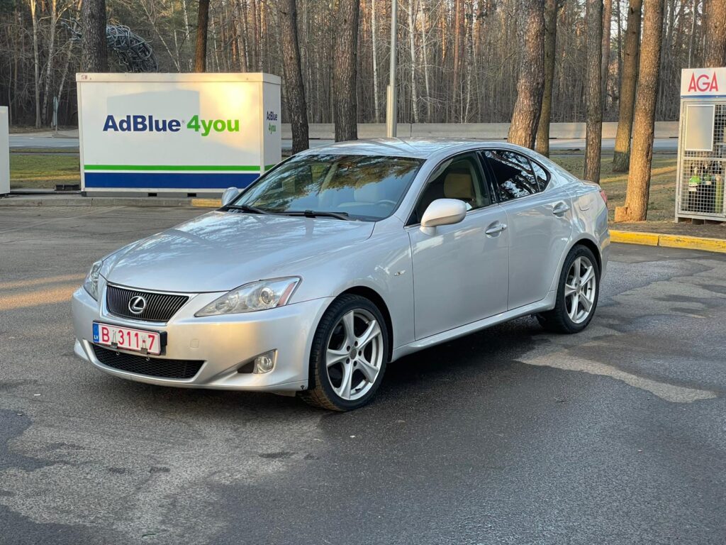 LEXUS IS 220
