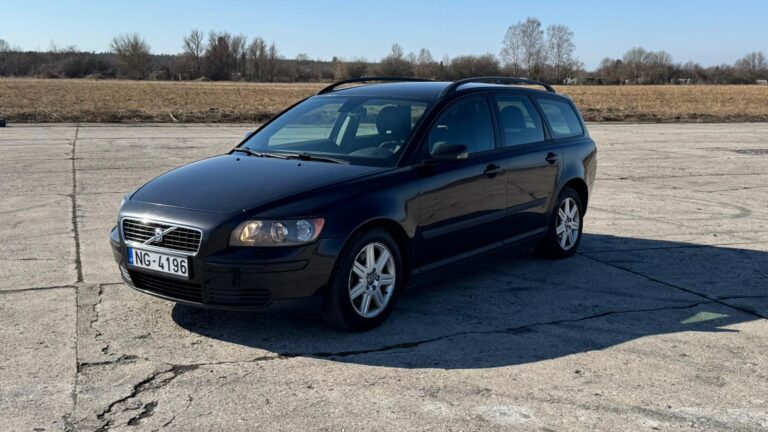 VOLVO V50