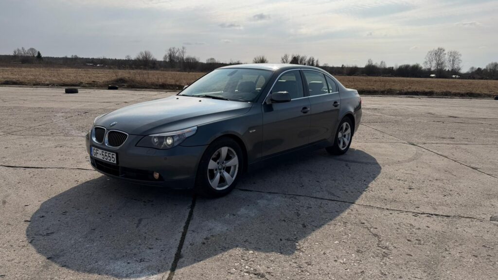 BMW 530 (E60)