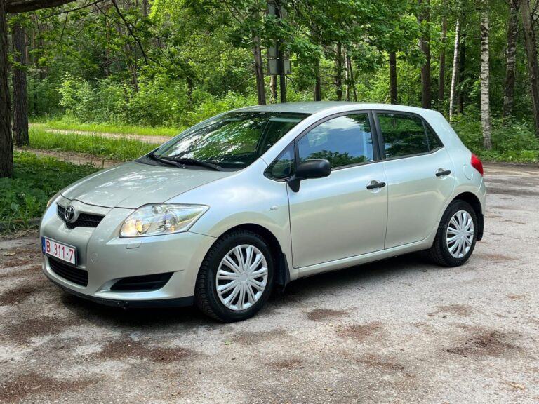 TOYOTA AURIS