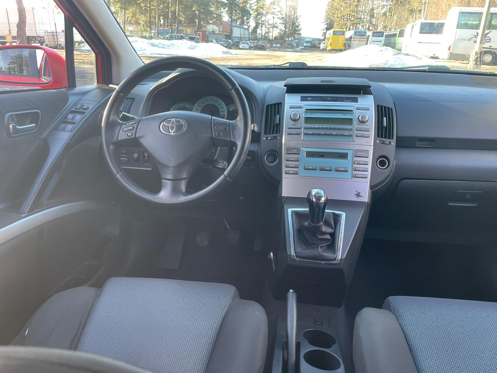 TOYOTA COROLLA VERSO