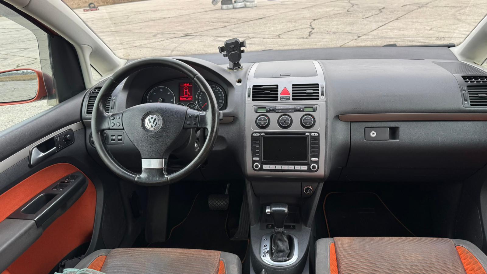 VW TOURAN