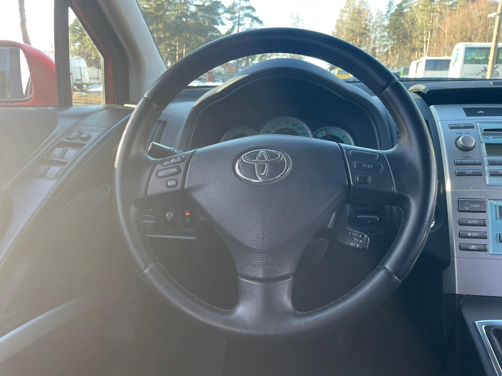 TOYOTA COROLLA VERSO