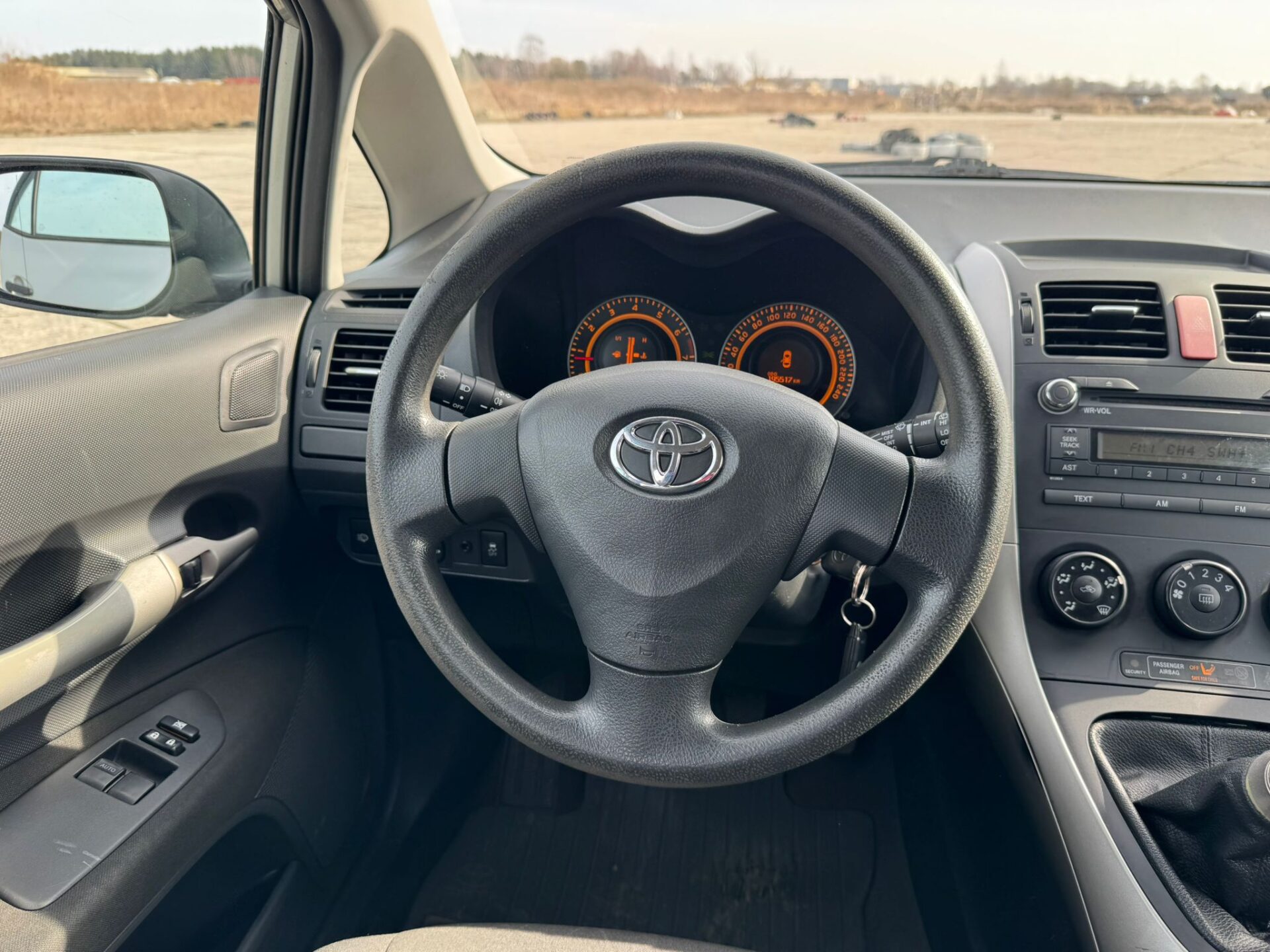 TOYOTA AURIS