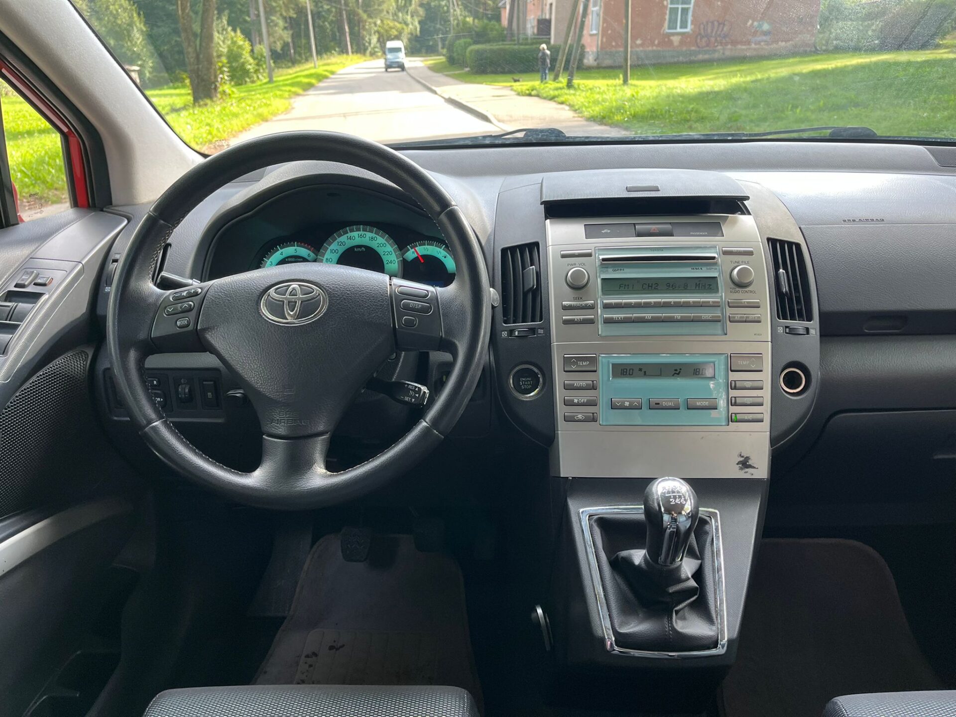 TOYOTA COROLLA VERSO