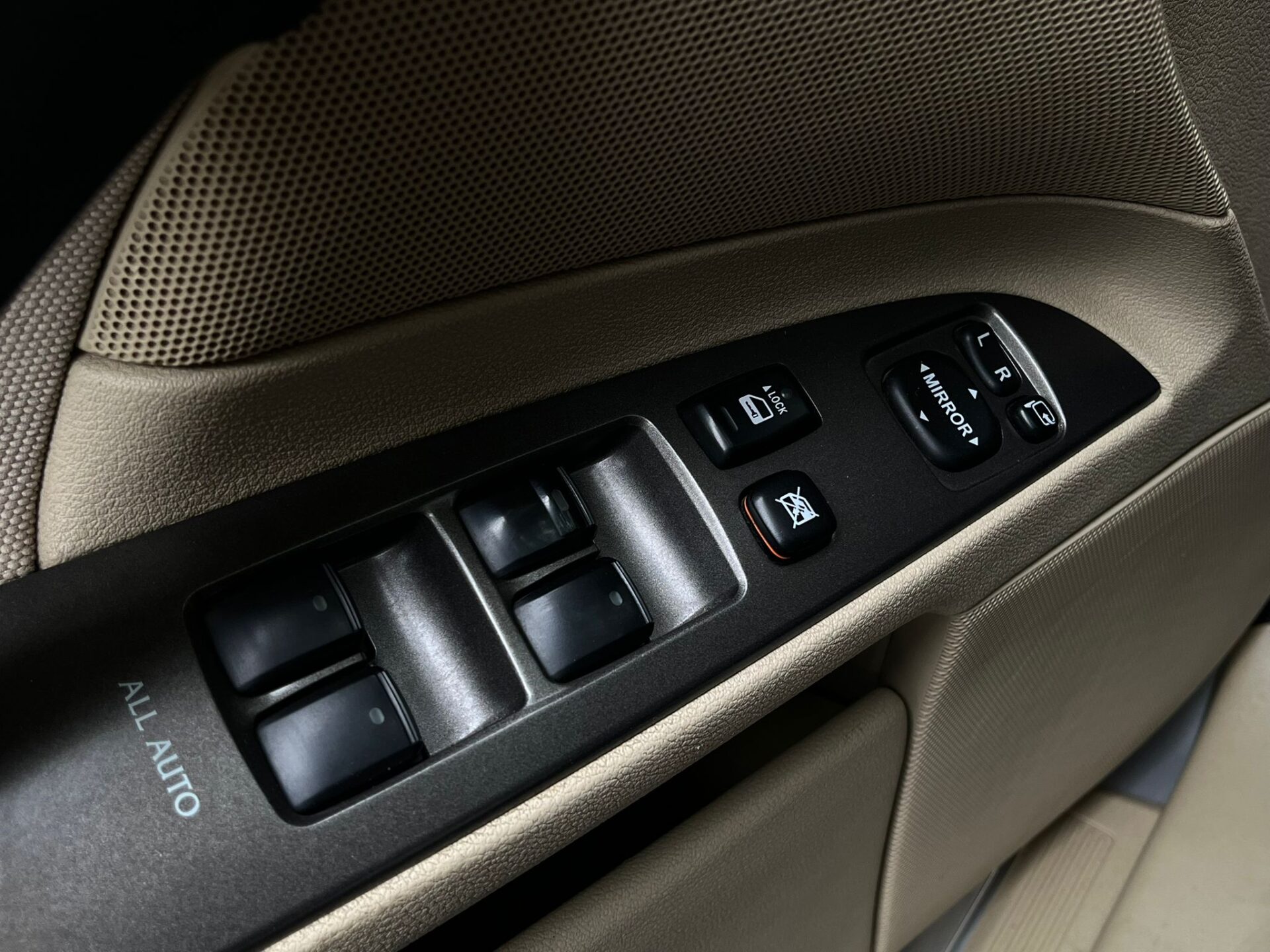 LEXUS IS 220