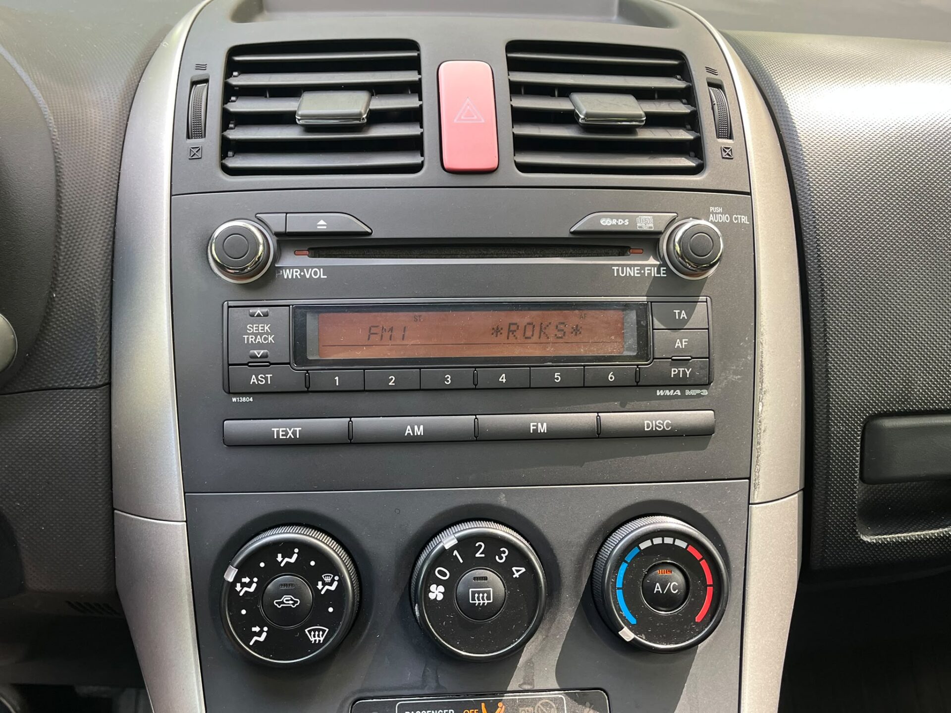 TOYOTA AURIS