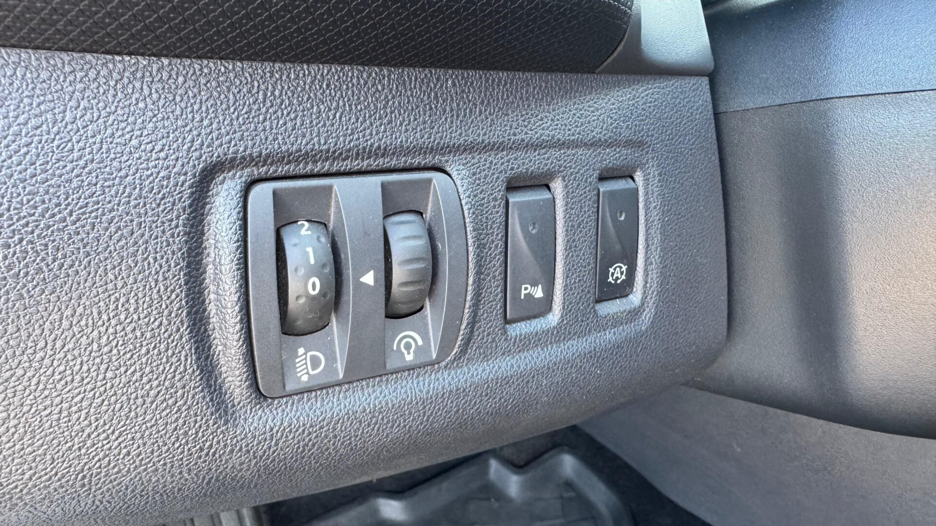 RENAULT CLIO LIMITED EDITION