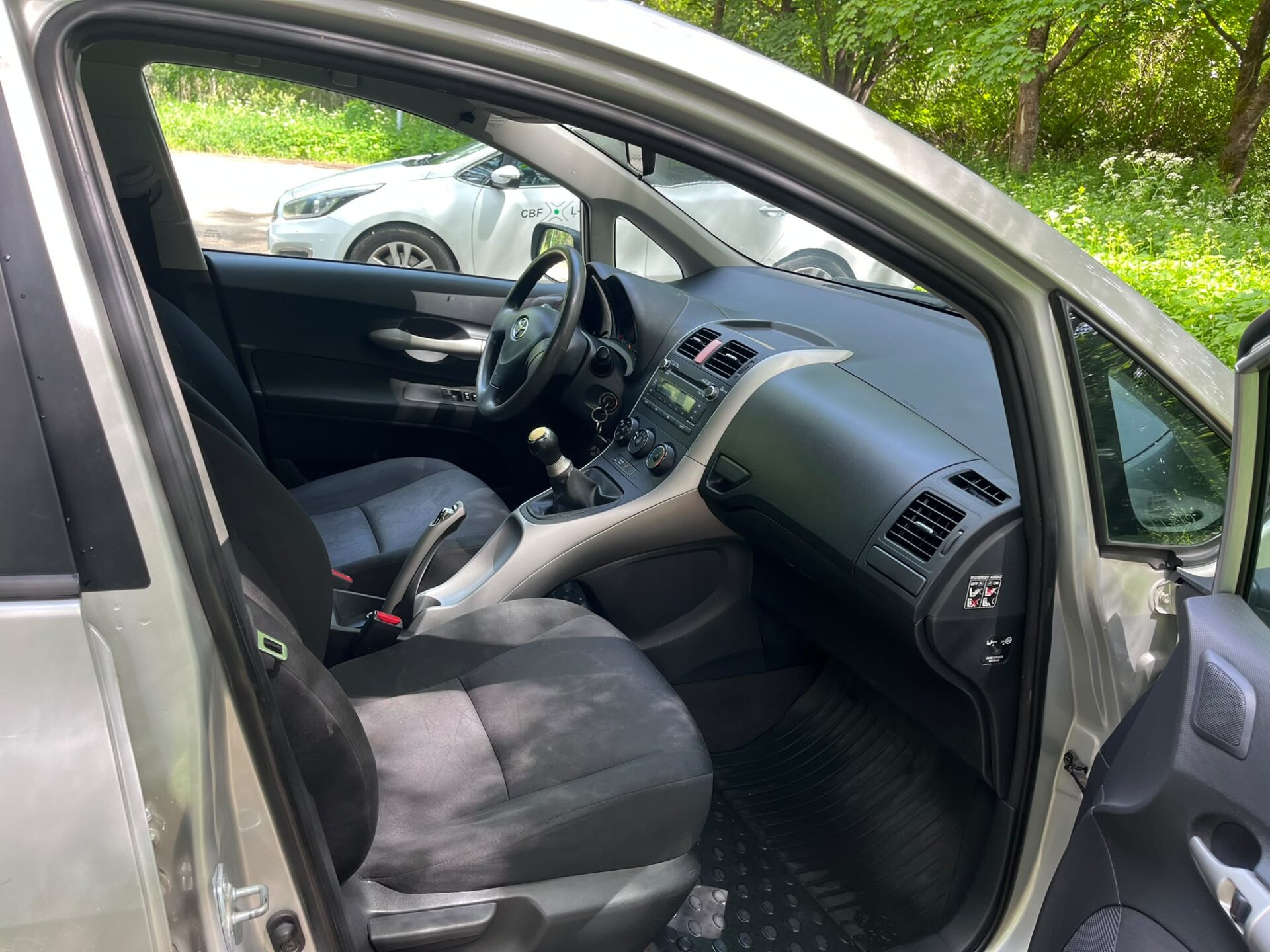 TOYOTA AURIS