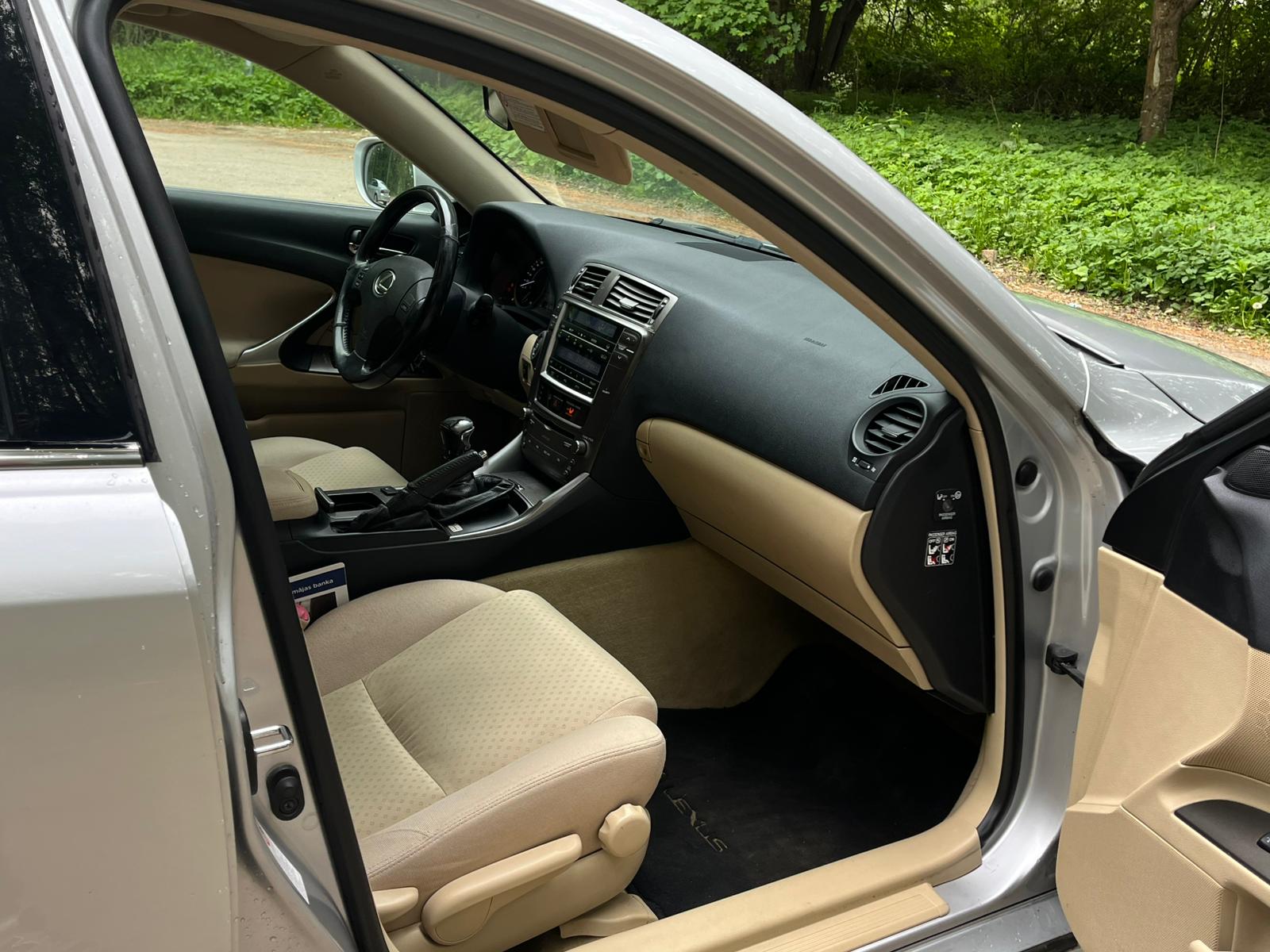 LEXUS IS 220