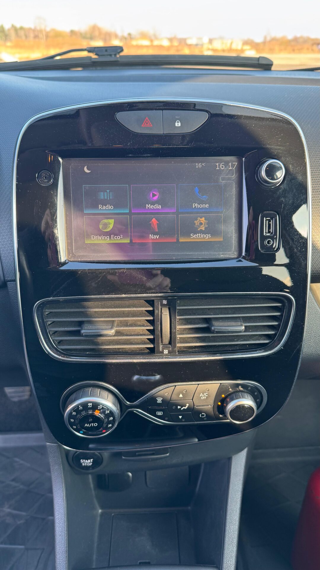 RENAULT CLIO LIMITED EDITION