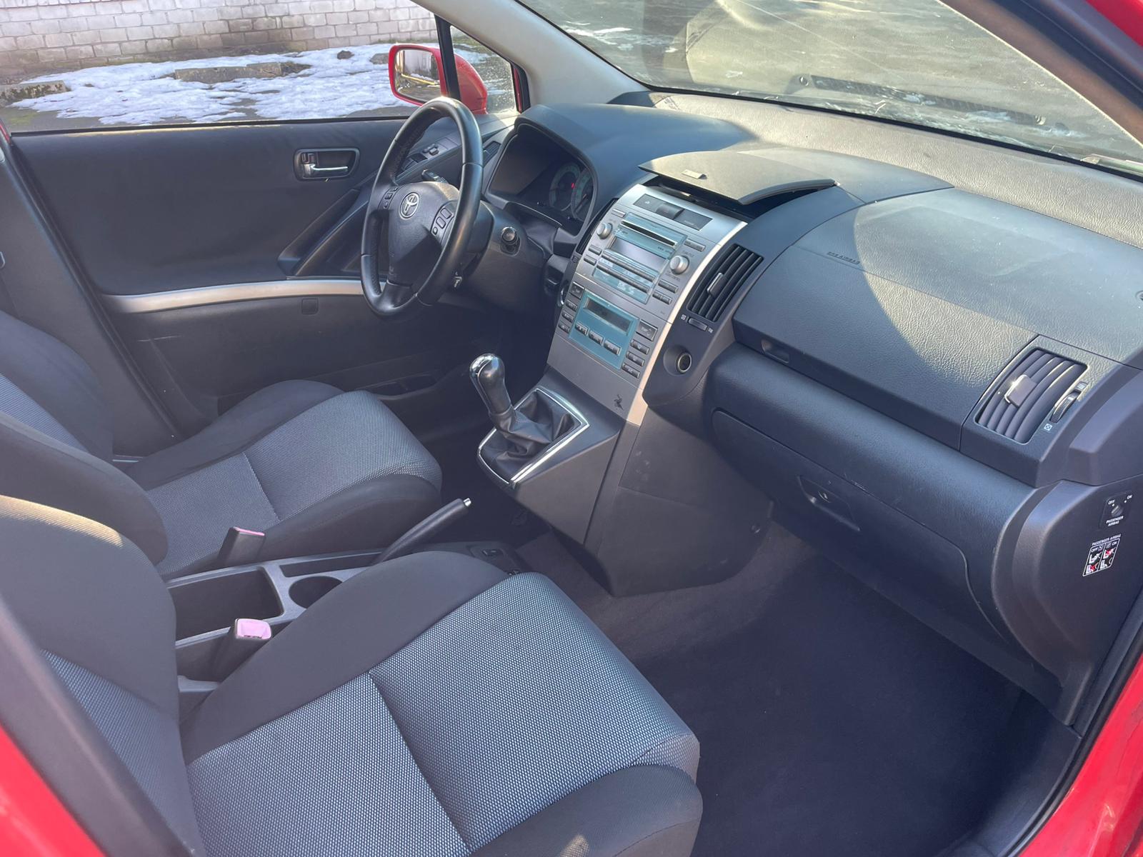 TOYOTA COROLLA VERSO