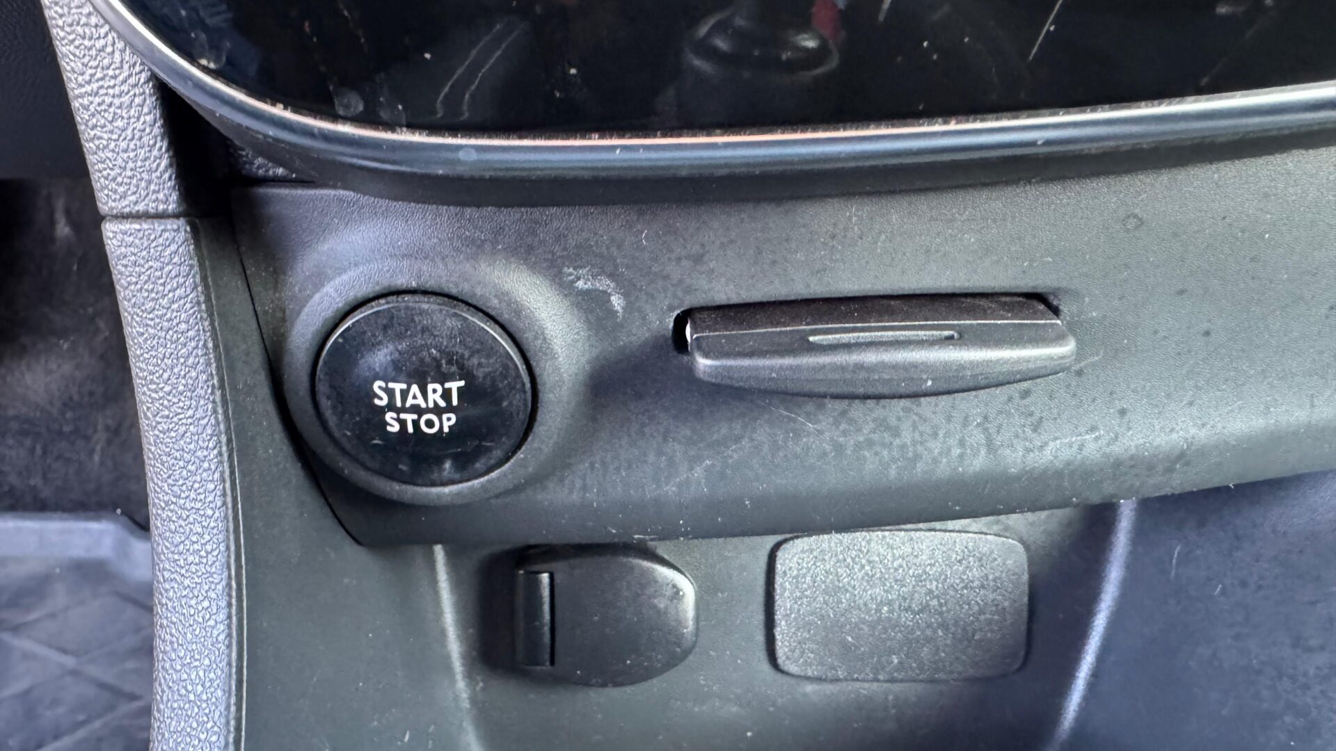 RENAULT CLIO LIMITED EDITION