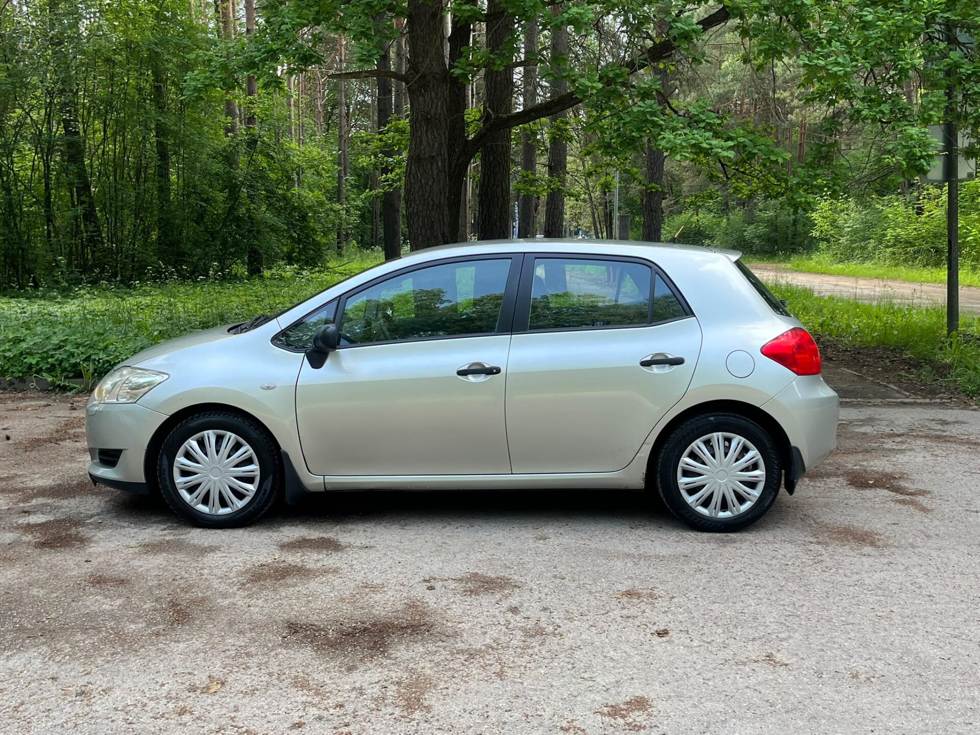 TOYOTA AURIS