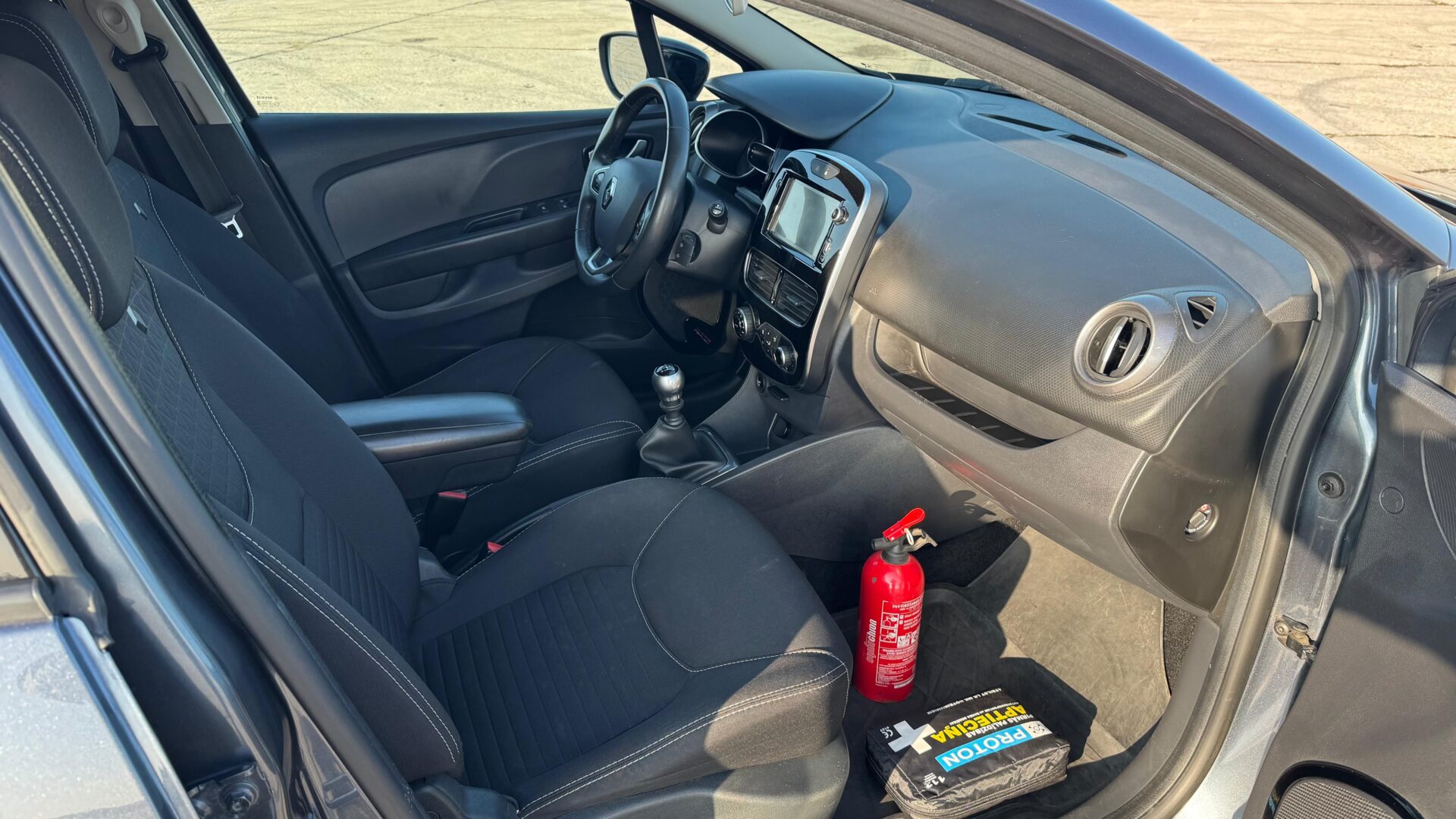 RENAULT CLIO LIMITED EDITION