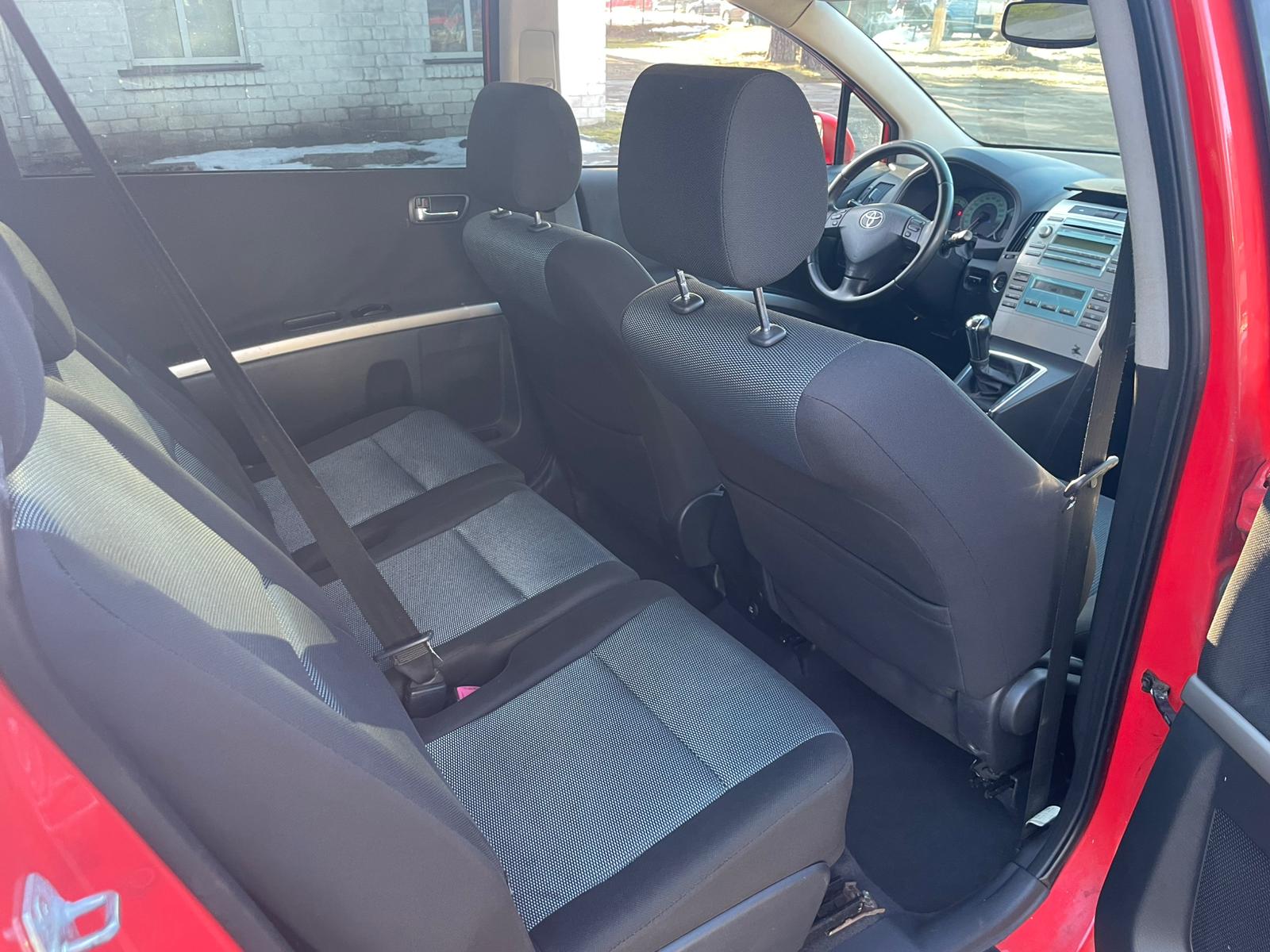 TOYOTA COROLLA VERSO