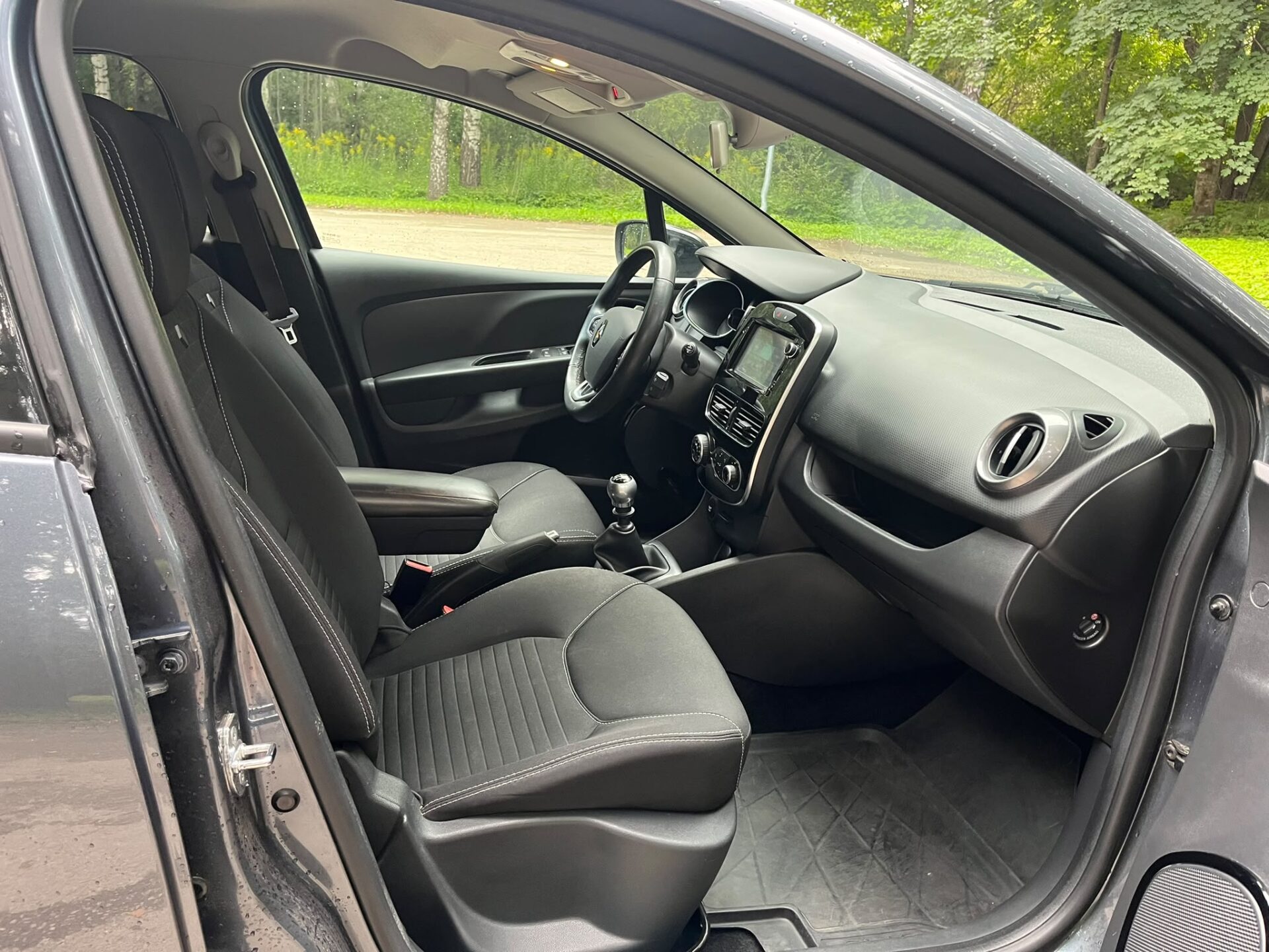 RENAULT CLIO LIMITED EDITION
