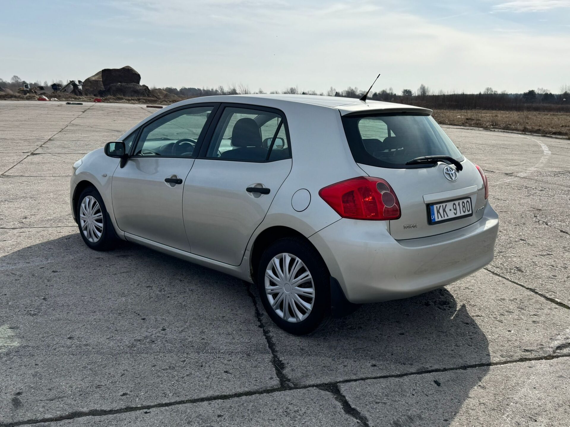 TOYOTA AURIS