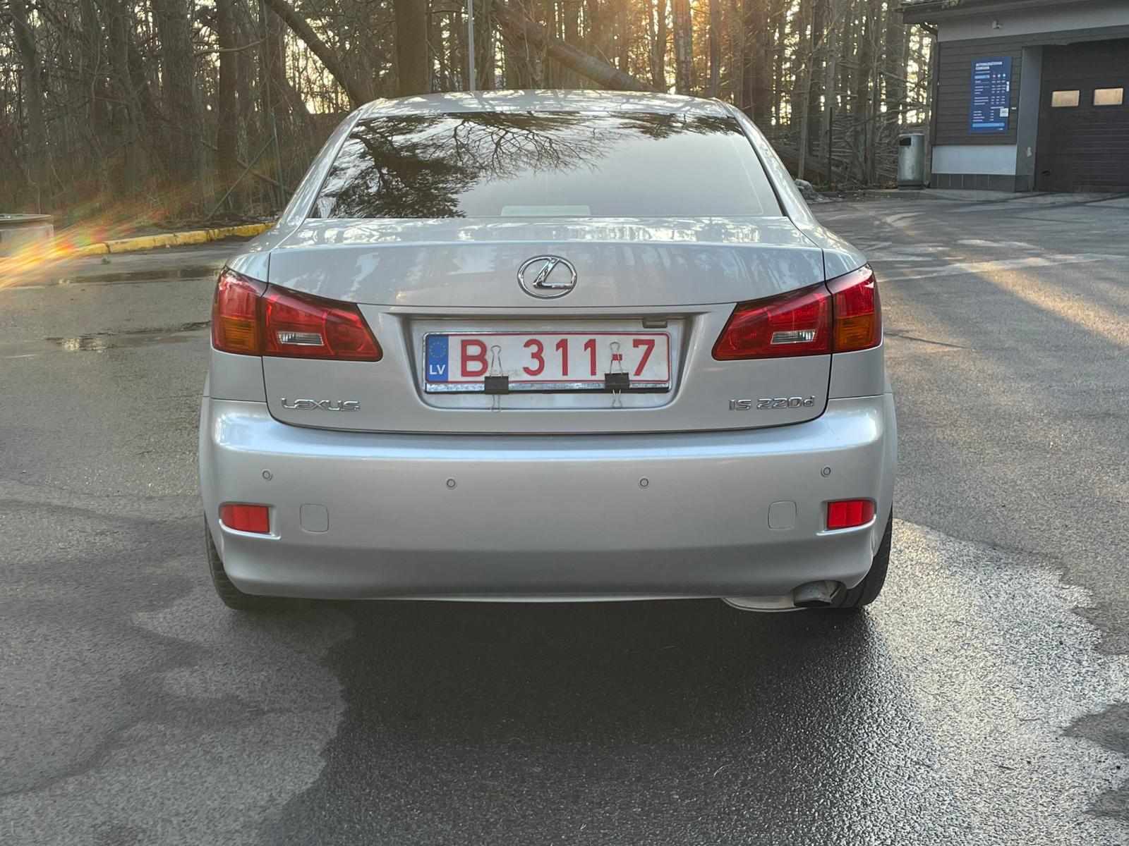LEXUS IS 220