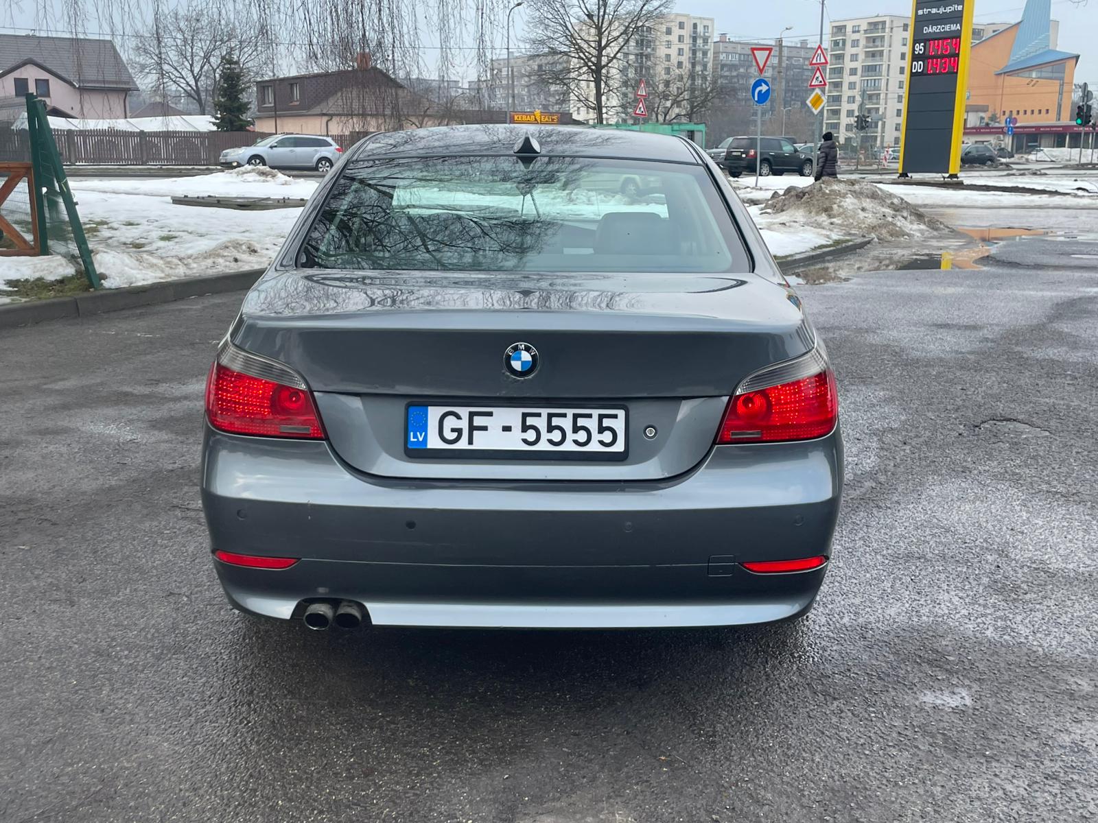BMW 530 (E60)