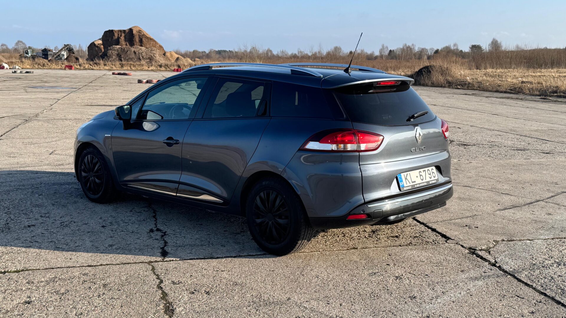 RENAULT CLIO LIMITED EDITION