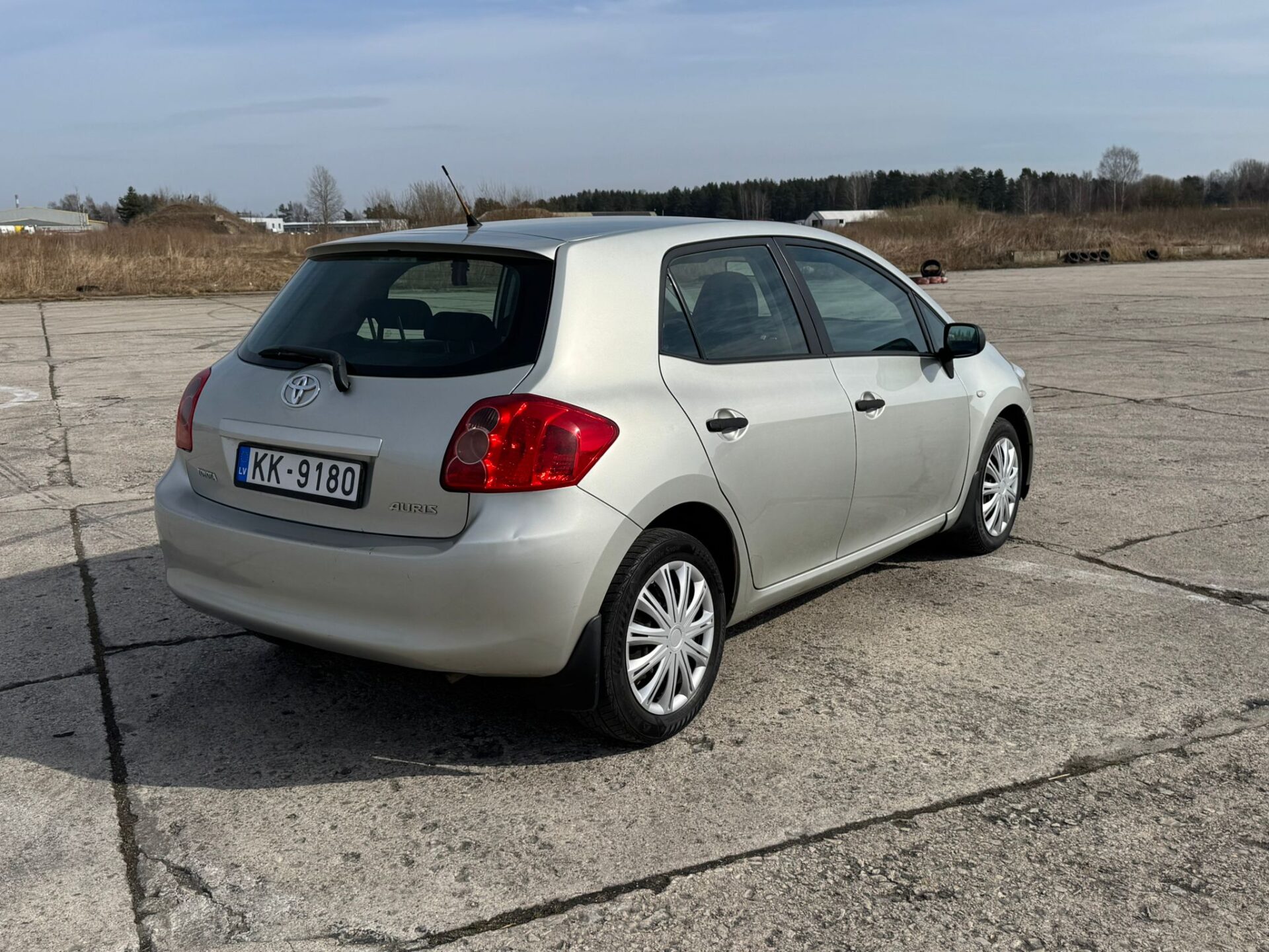 TOYOTA AURIS