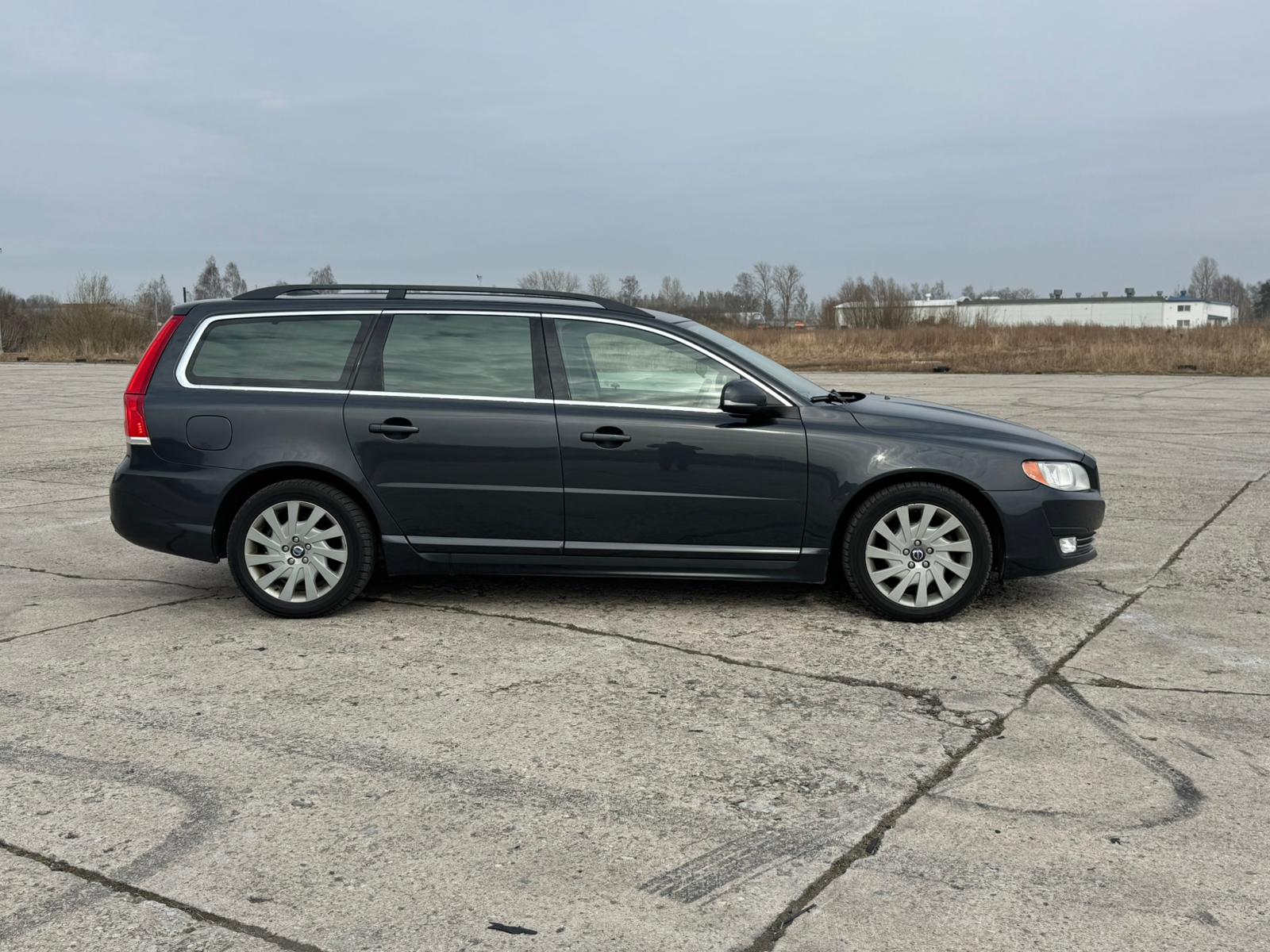VOLVO V70