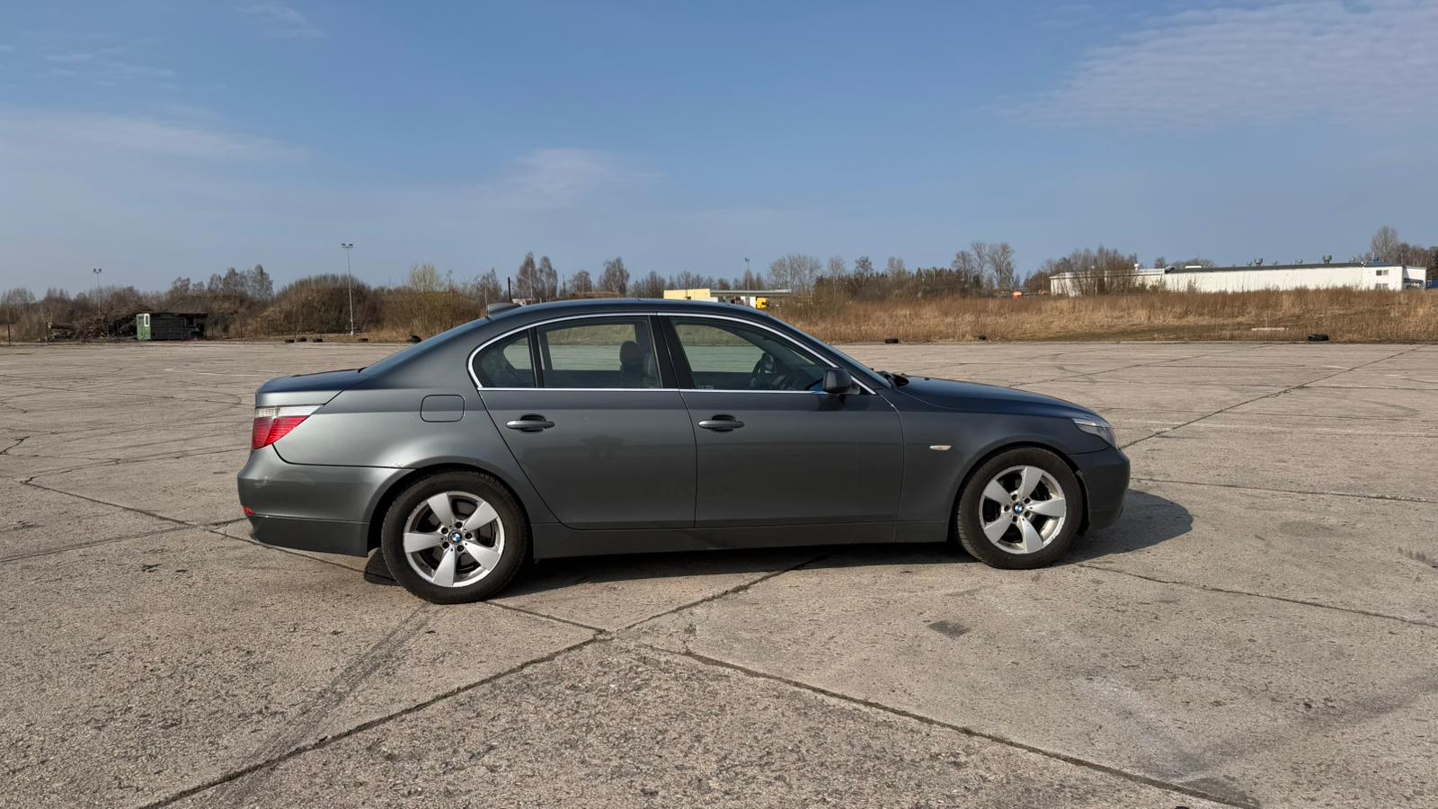 BMW 530 (E60)
