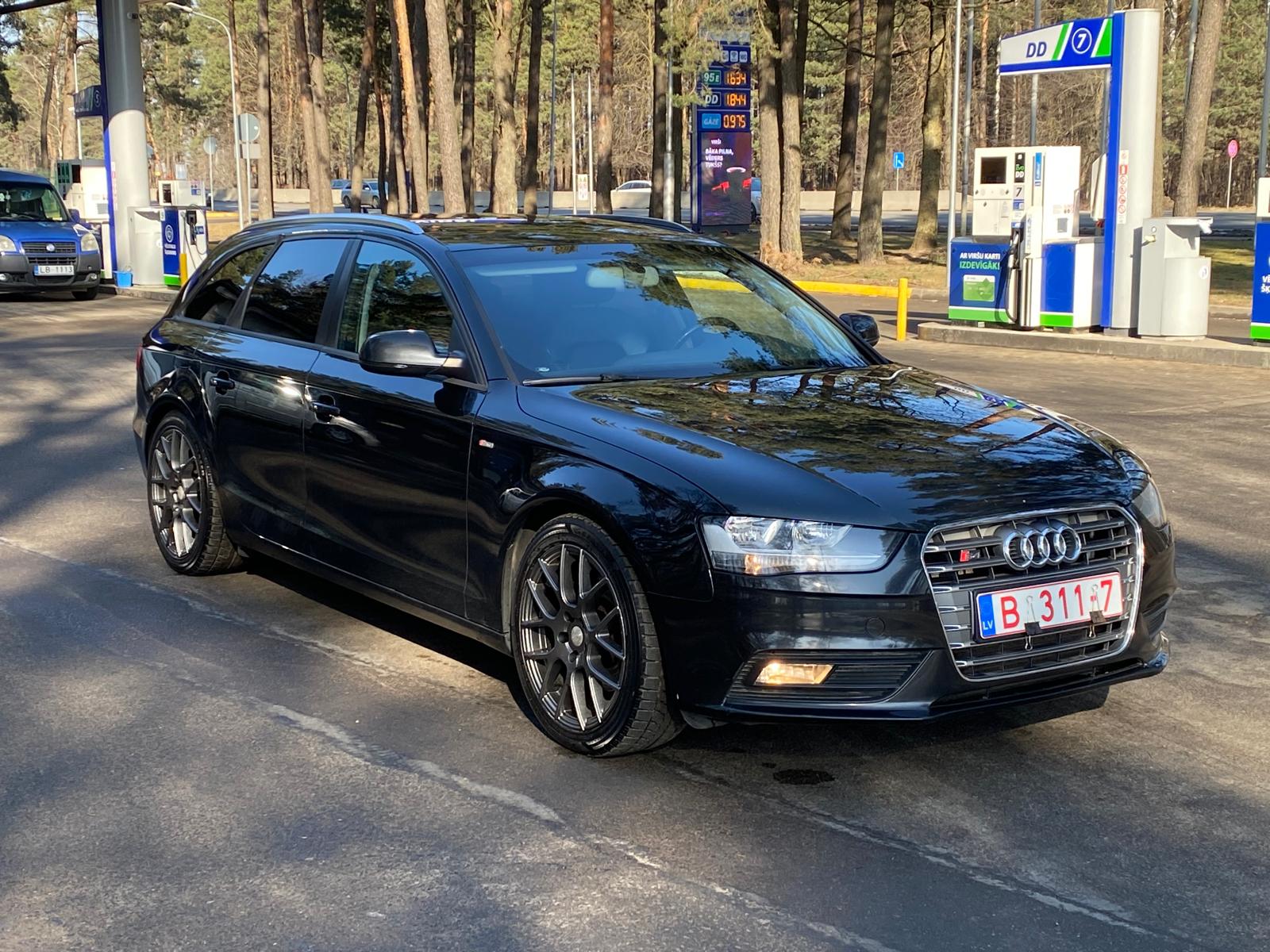 AUDI A4 S-LINE QUATTRO