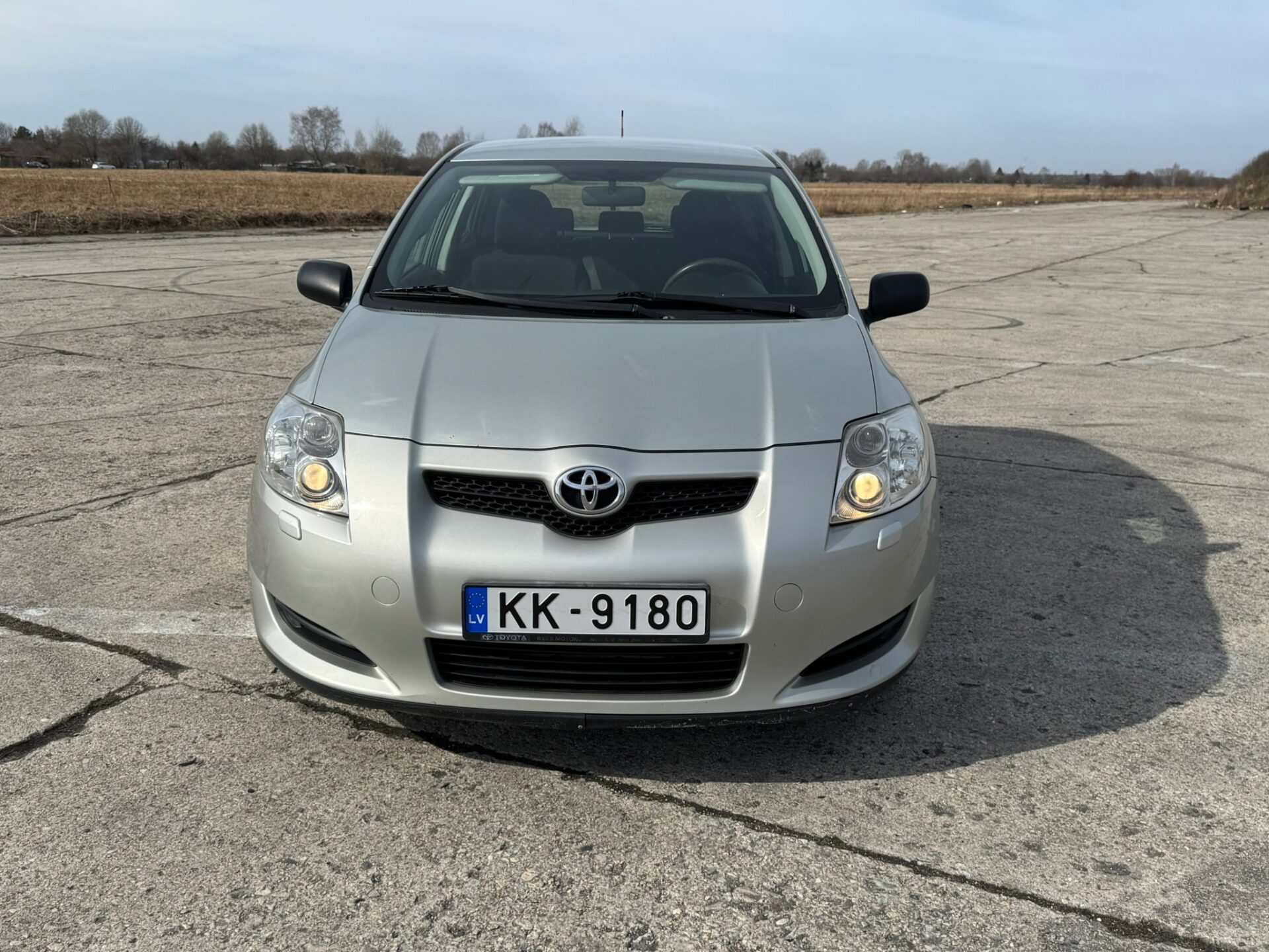 TOYOTA AURIS