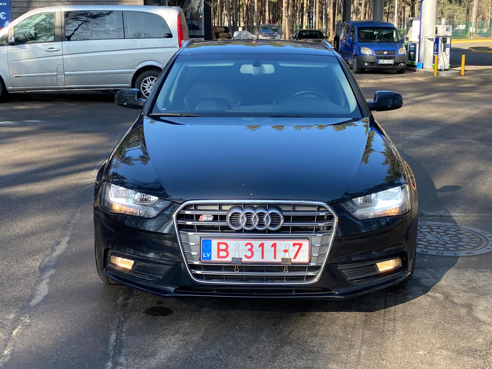 AUDI A4 S-LINE QUATTRO